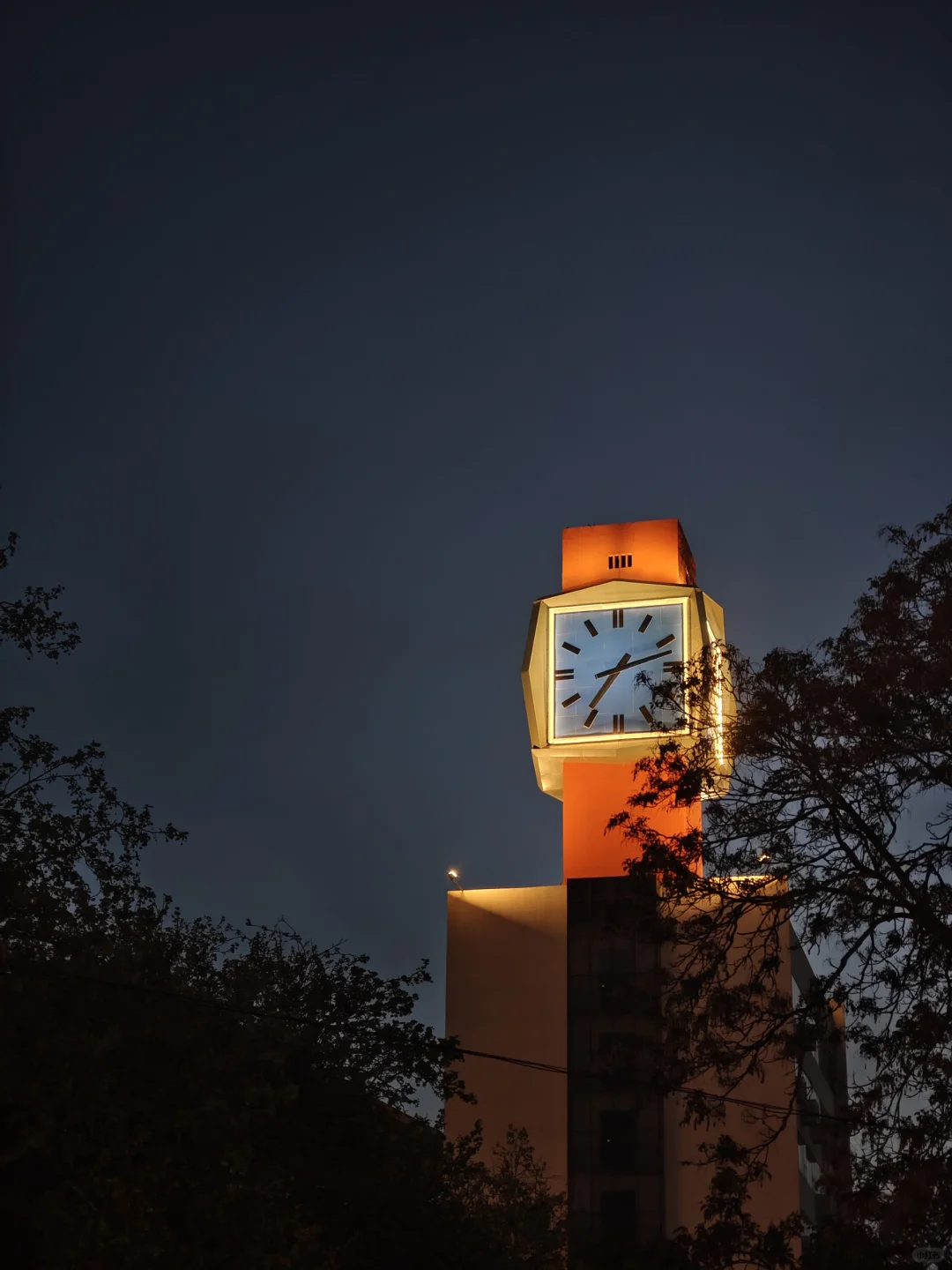 接受在一座城“中转”