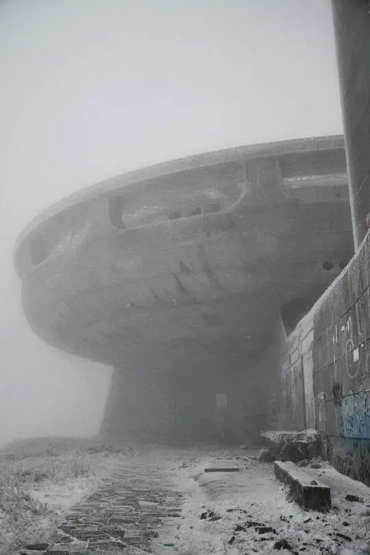 哇塞！探秘保加利亚的冰峰纪念碑