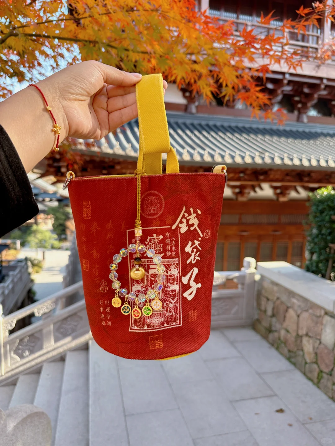 来杭州灵隐只求两件事：“十八籽和钱袋子”❗