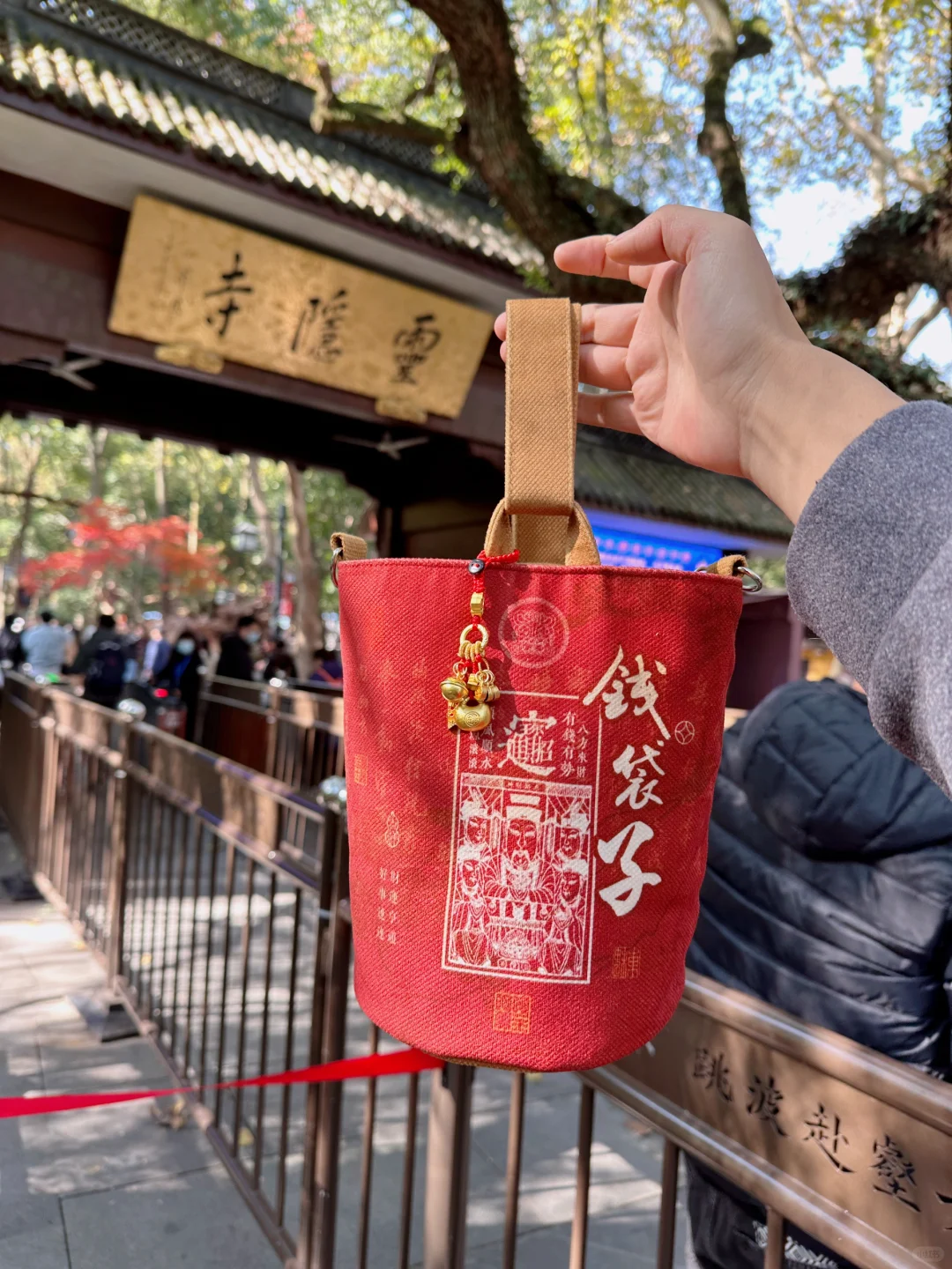 来杭州灵隐只求两件事：“十八籽和钱袋子”❗