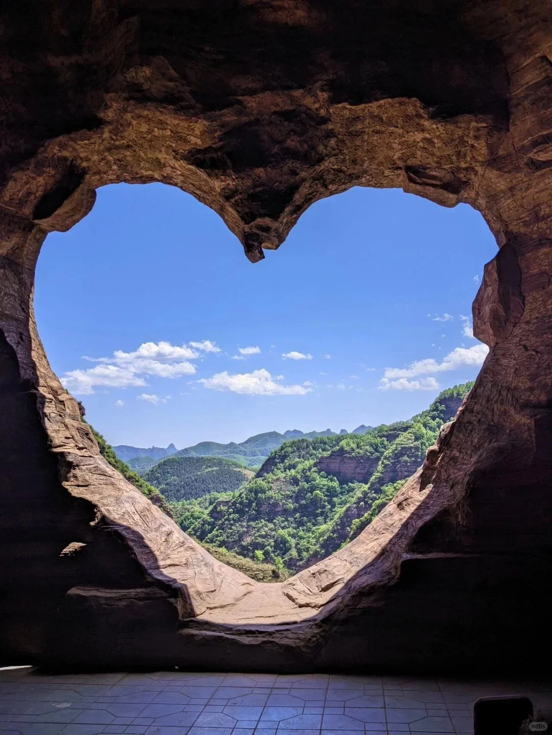 总要和喜欢的人一起去一趟中国爱情山吧