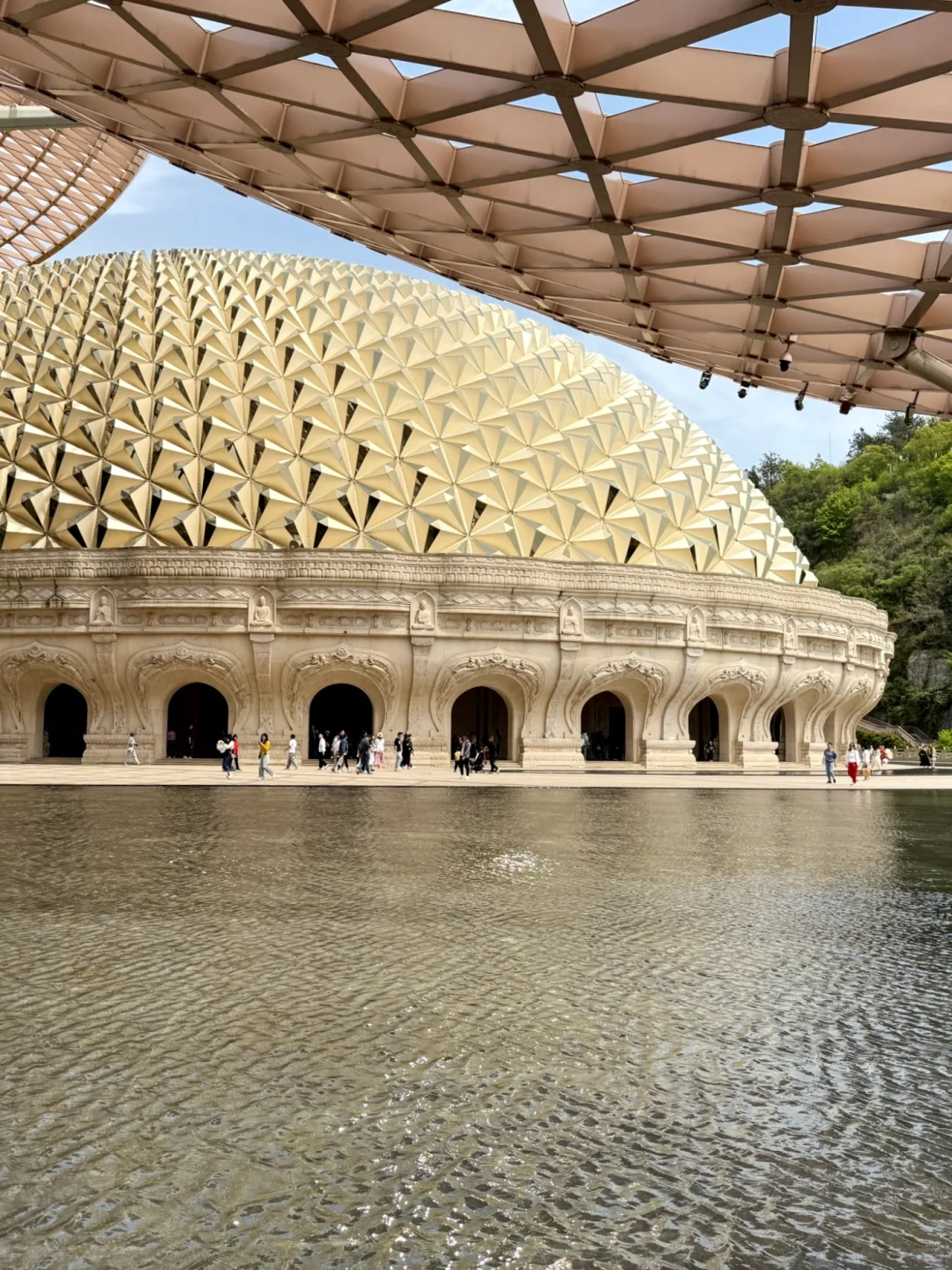 我悟了！反向旅行才是人少的真谛