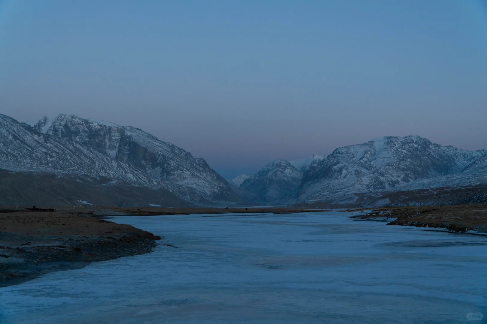 租车爆胎 却在这座吊桥上邂逅了日照金山…