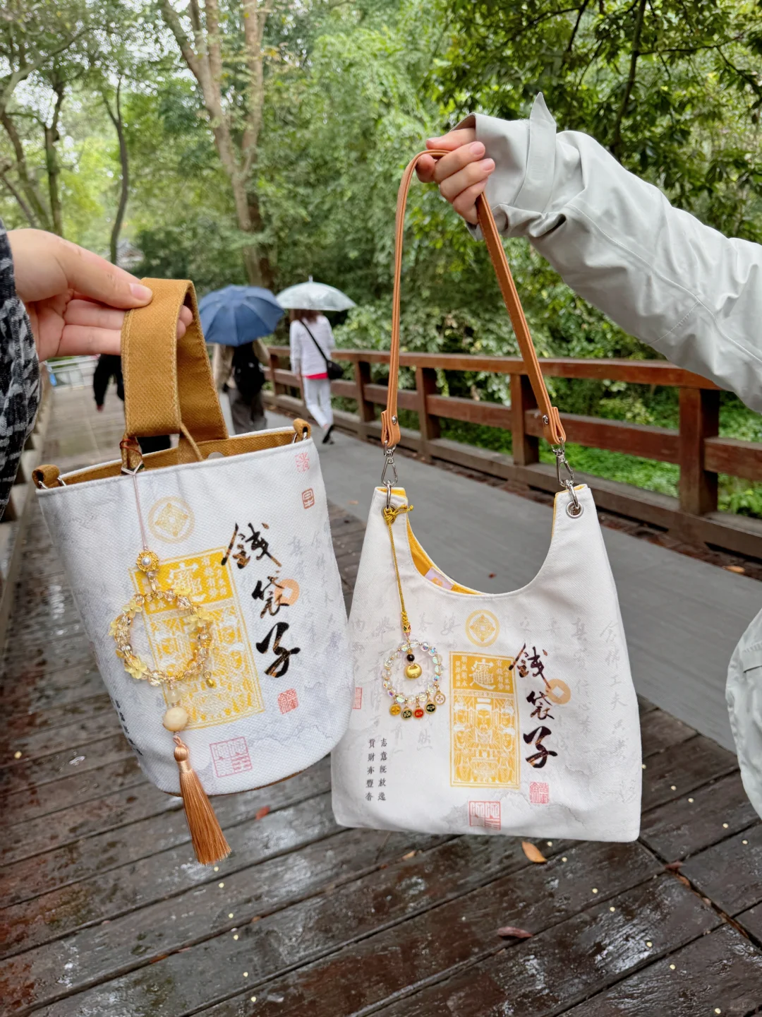 来杭州灵隐只求两件事：“十八籽和钱袋子”❗