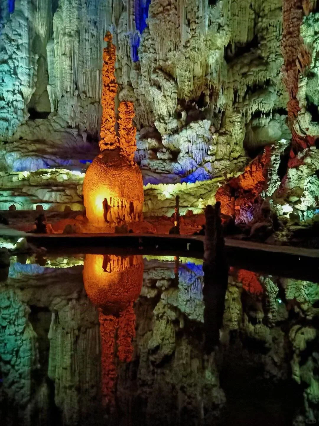 新县中山阁与紫薇花🌷🌸