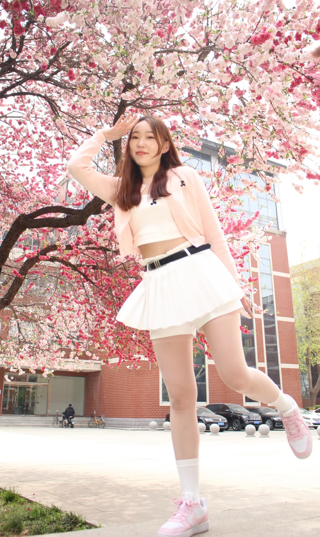 河大春天必打卡景点之洒金碧桃🌸