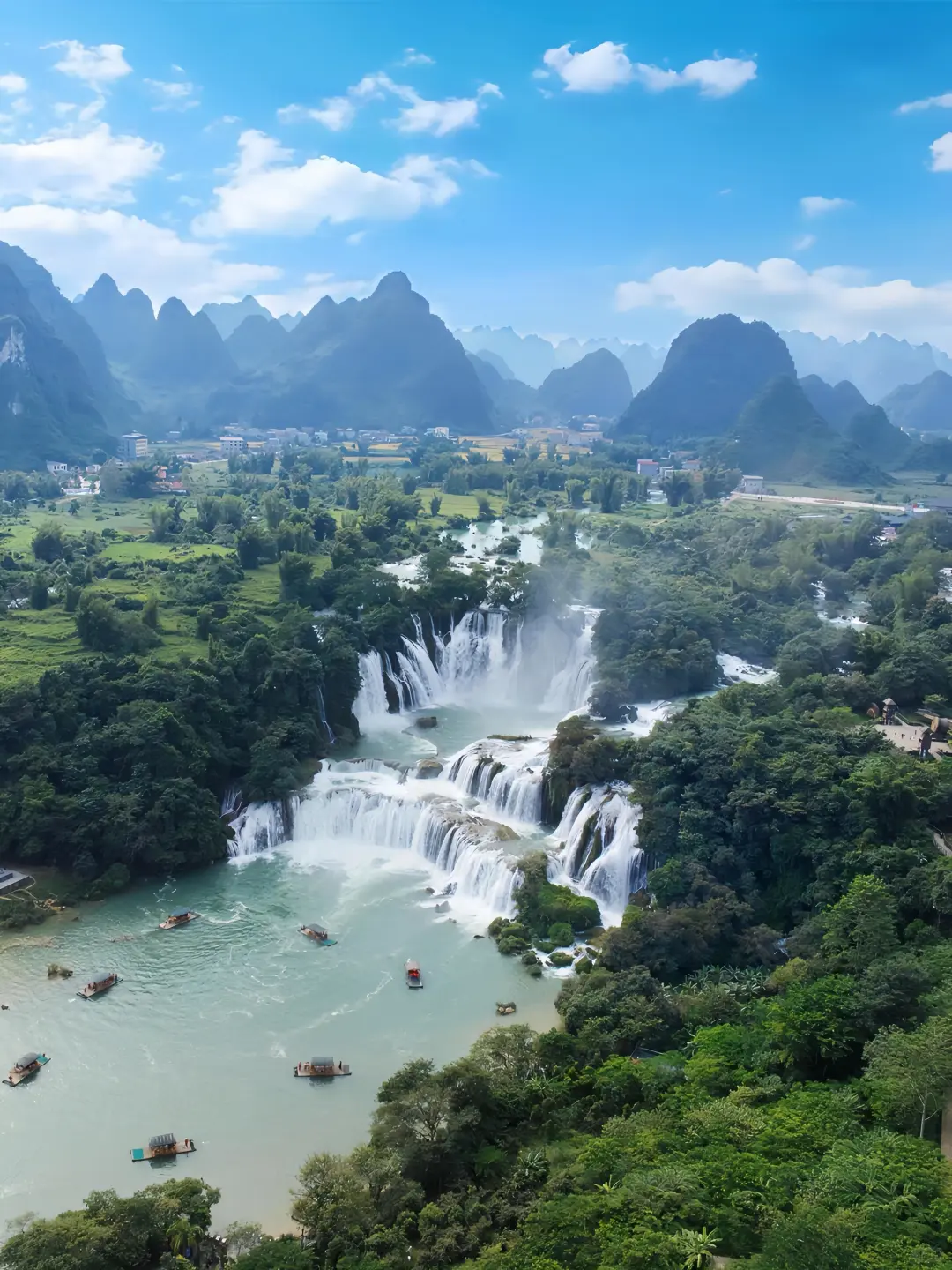 本以为武功山已经够美了，直到我来了崇左…