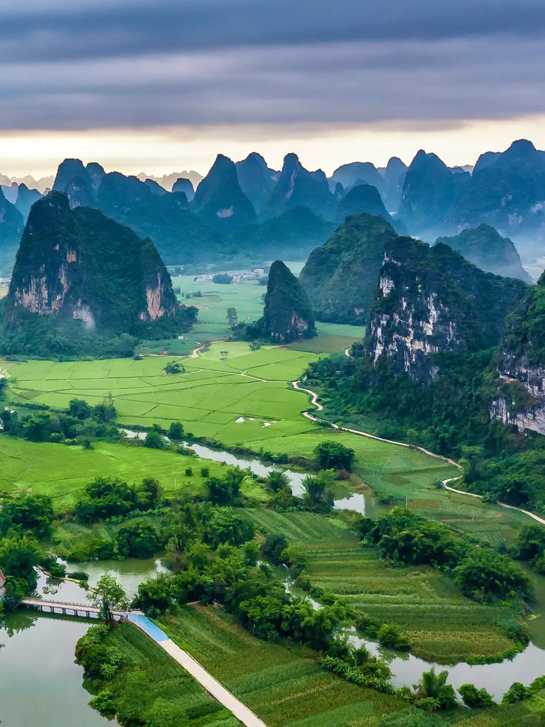 本以为武功山已经够美了，直到我来了崇左…