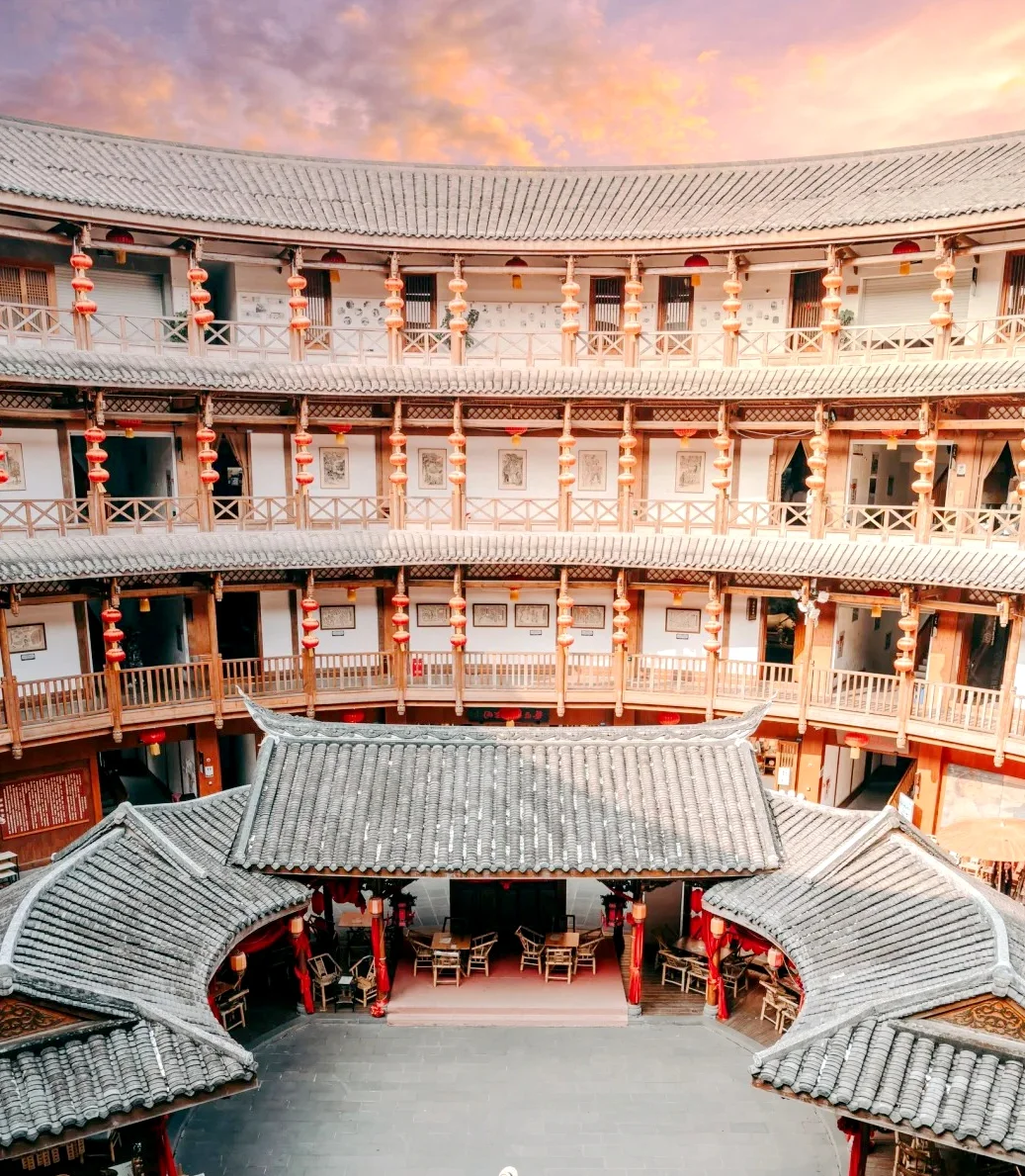 “椿去湫来，海棠花开”