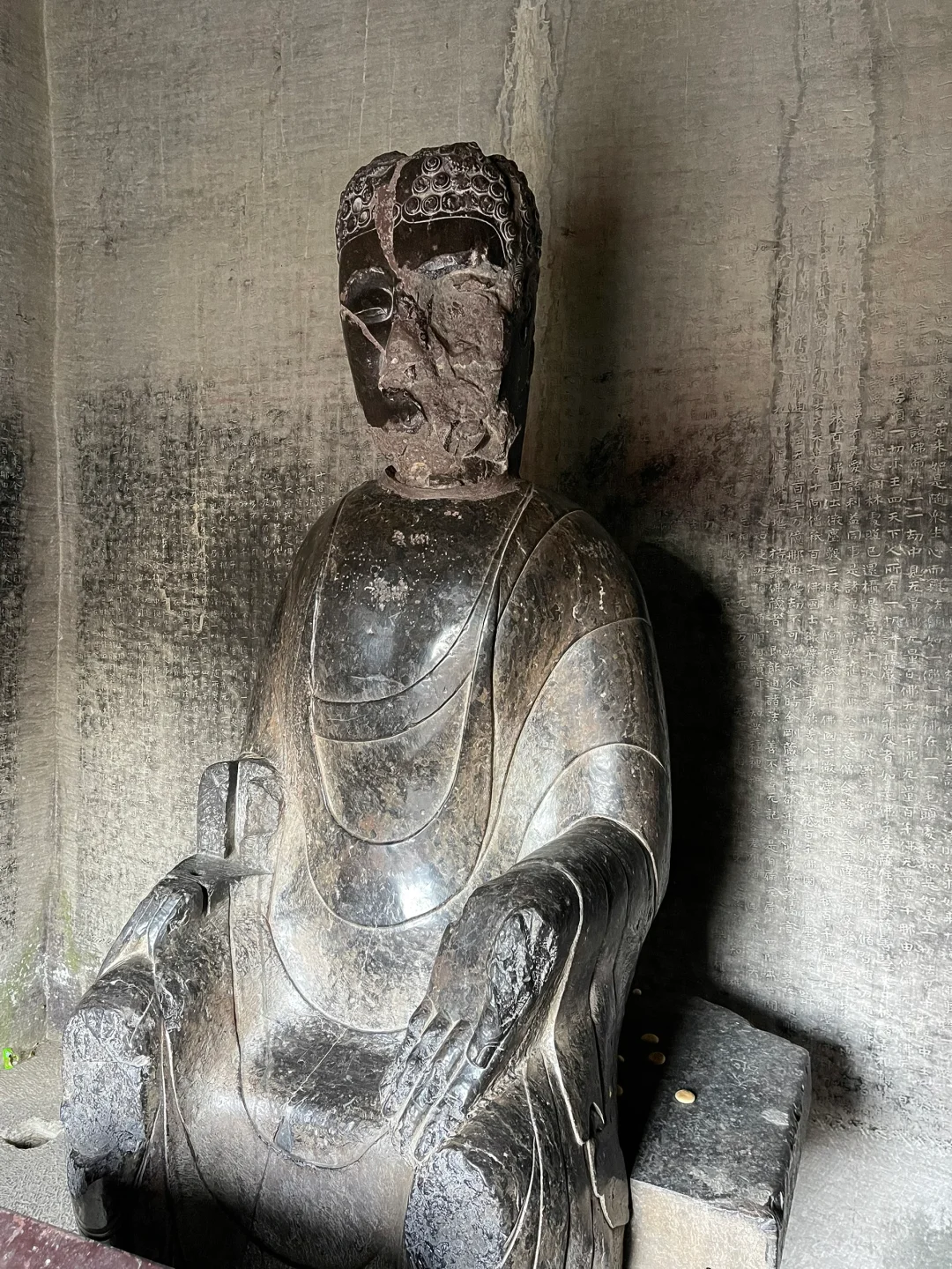 雪后的娲皇宫，犹如挂在绝壁的天上宫阙