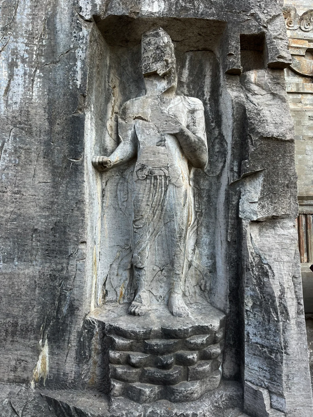 雪后的娲皇宫，犹如挂在绝壁的天上宫阙