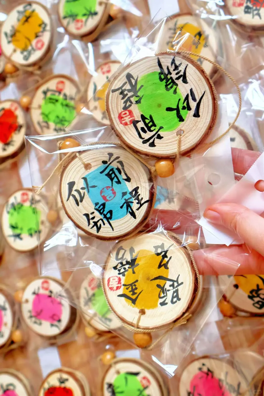 求求景区有摊位的老板都去卖手写文创