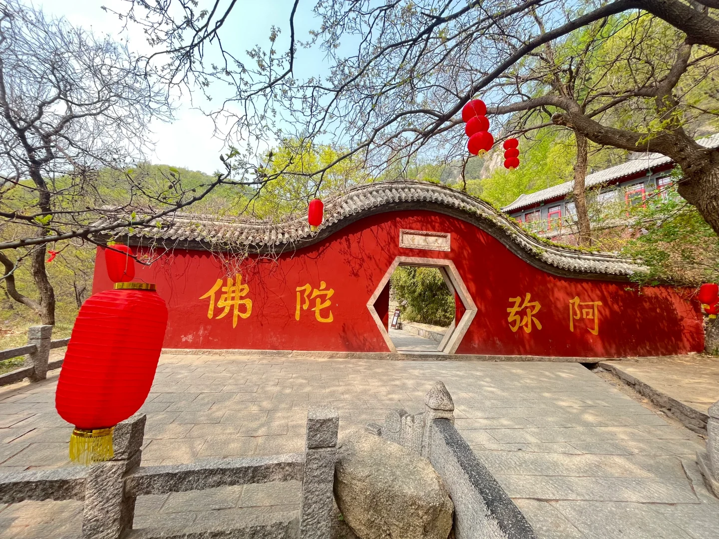 早知有盘山，何必下江南