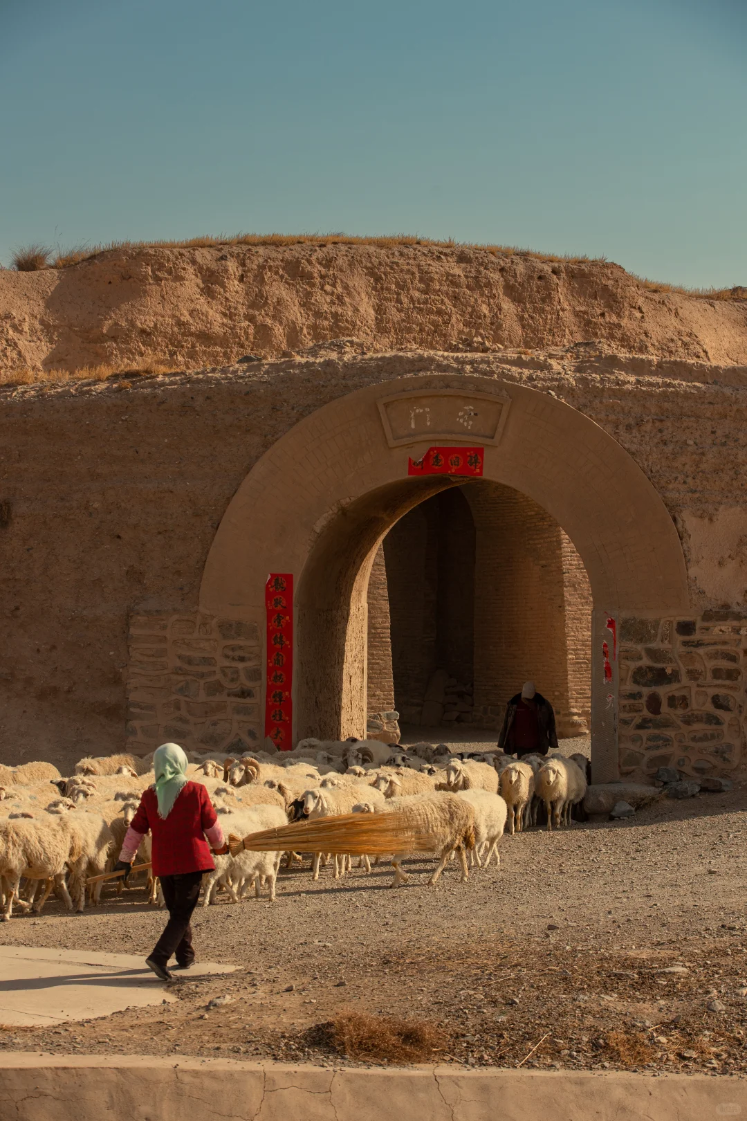 这里满足我对 一片孤城万仞山的一万种想象