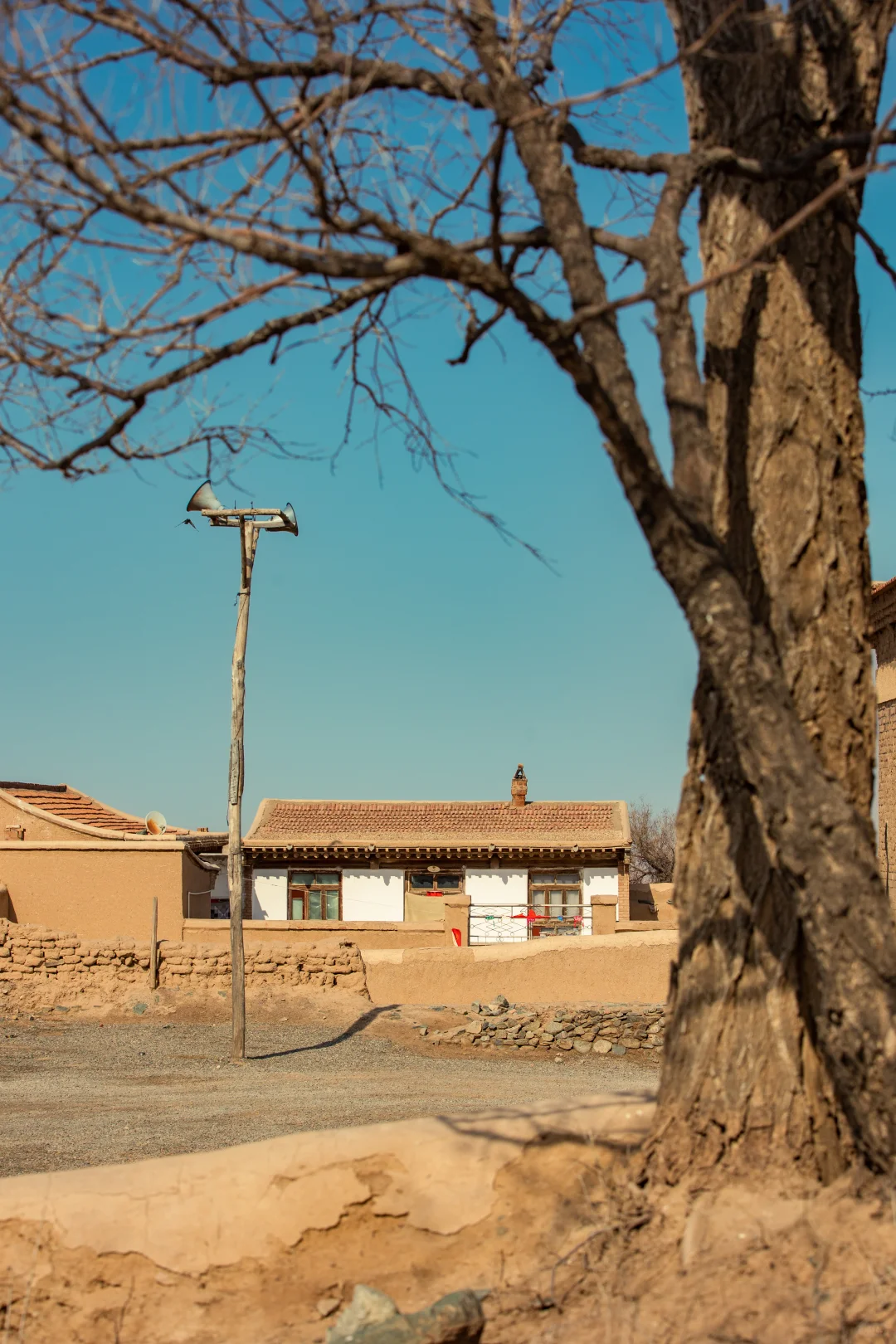 这里满足我对 一片孤城万仞山的一万种想象