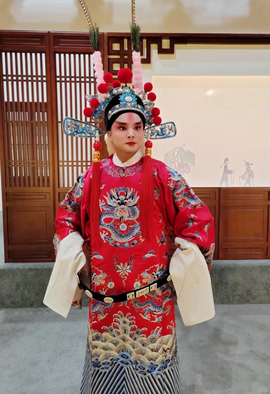 承接西北景区各类演绎节目 变形金刚等