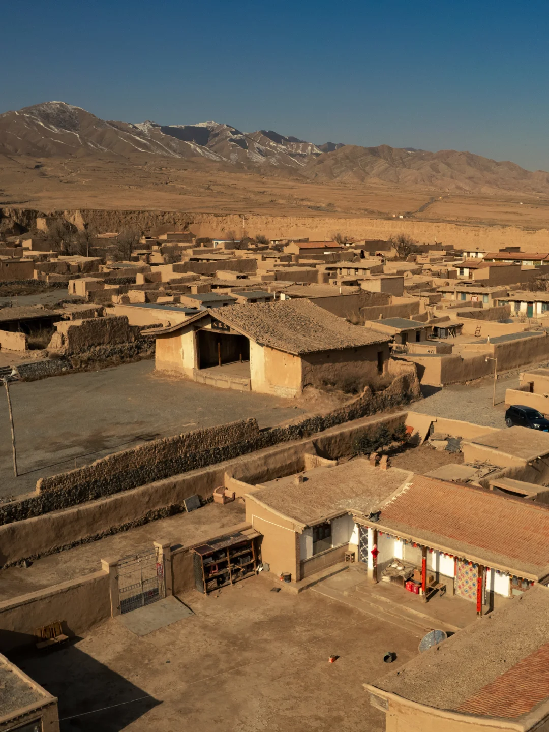 这里满足我对 一片孤城万仞山的一万种想象