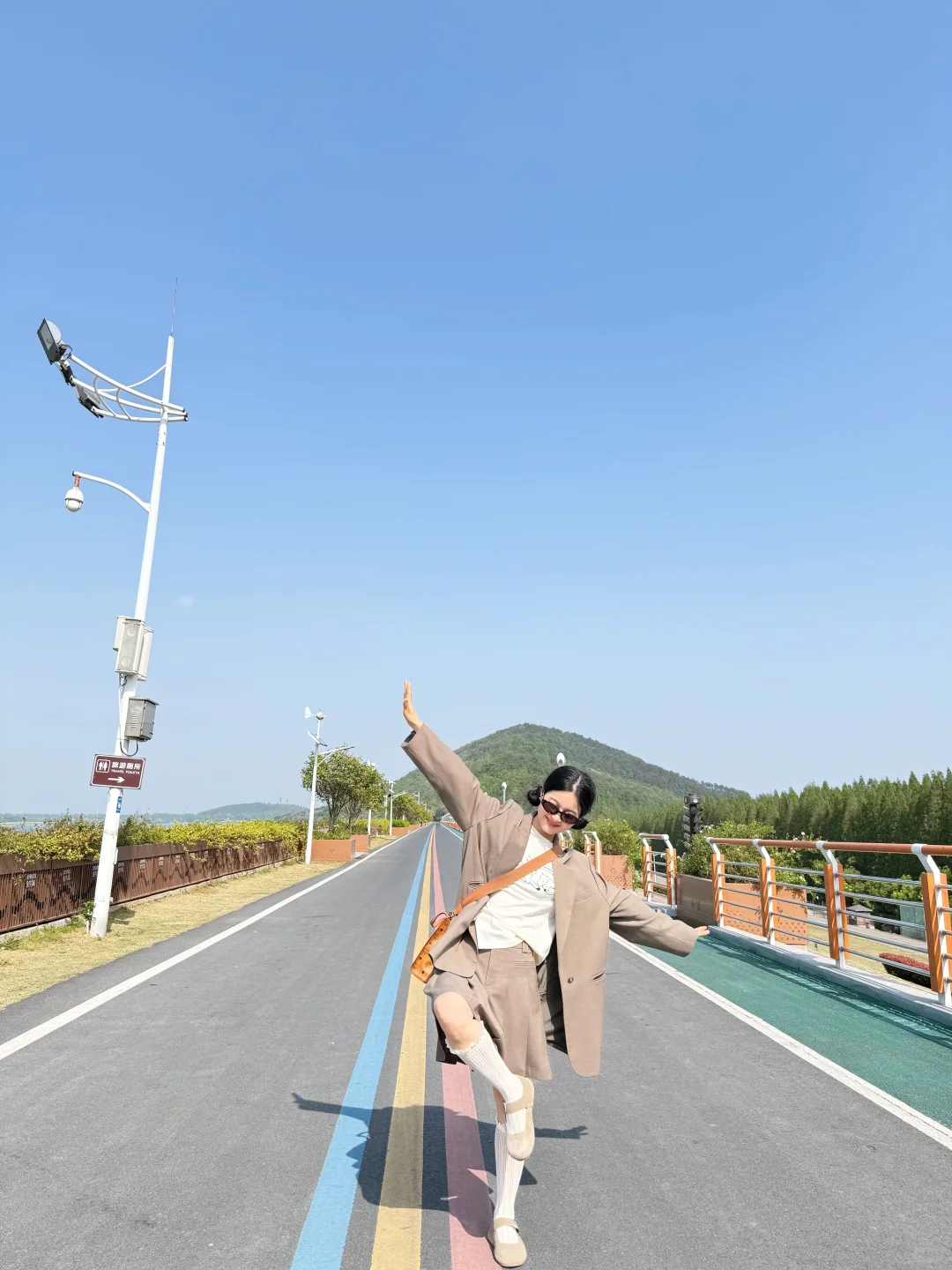 六合金牛湖风景区。