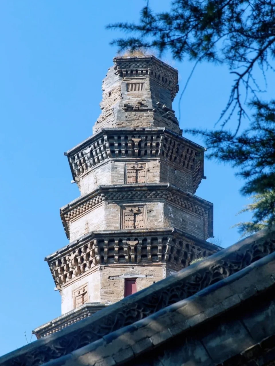 以为龙门石窟够震撼了，直到我来到了响堂山