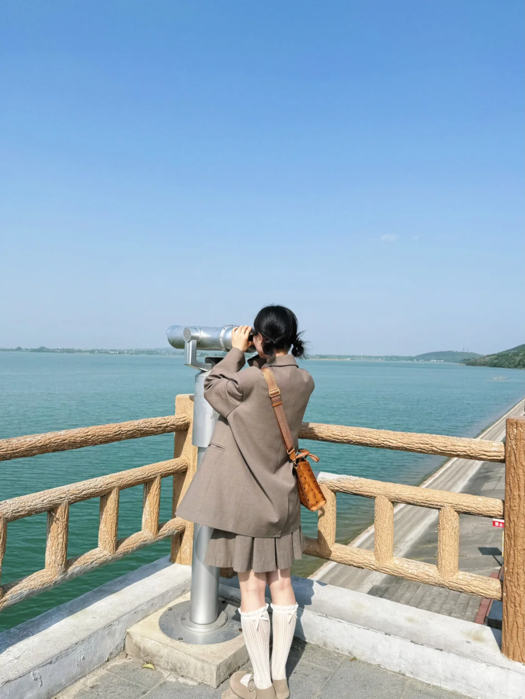 六合金牛湖风景区。