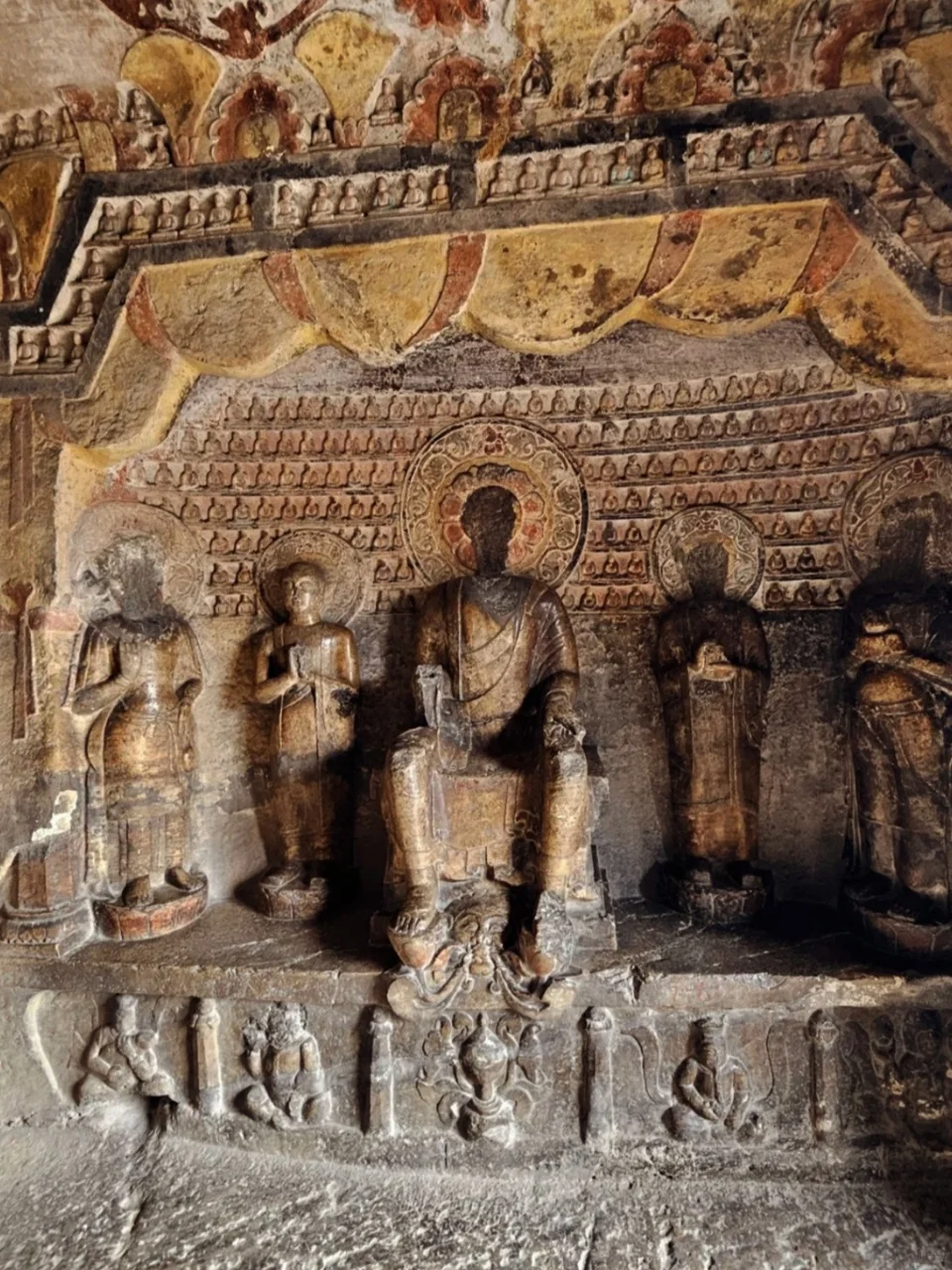 以为龙门石窟够震撼了，直到我来到了响堂山