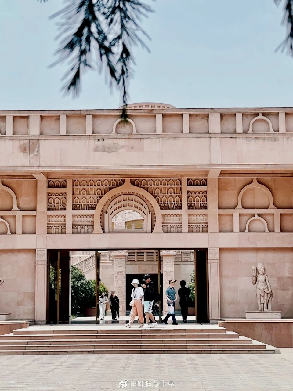 怎么都去洛阳，洛阳到底有谁啊！