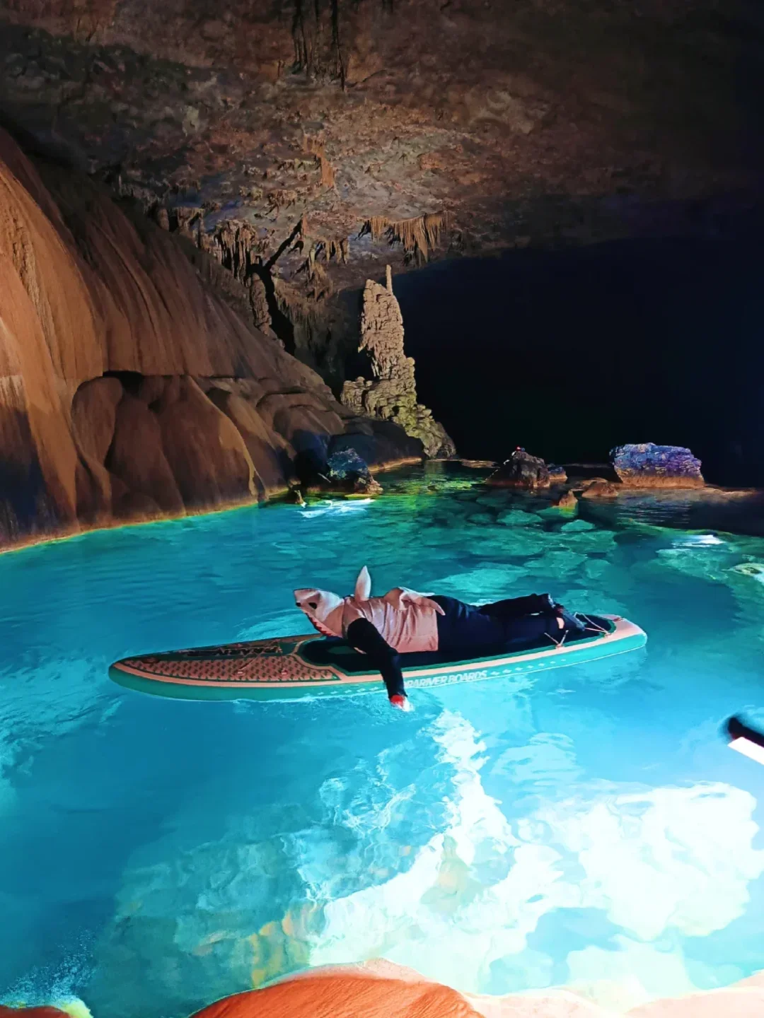 《国家地理》没骗我！这不愧是水溶洞天花板