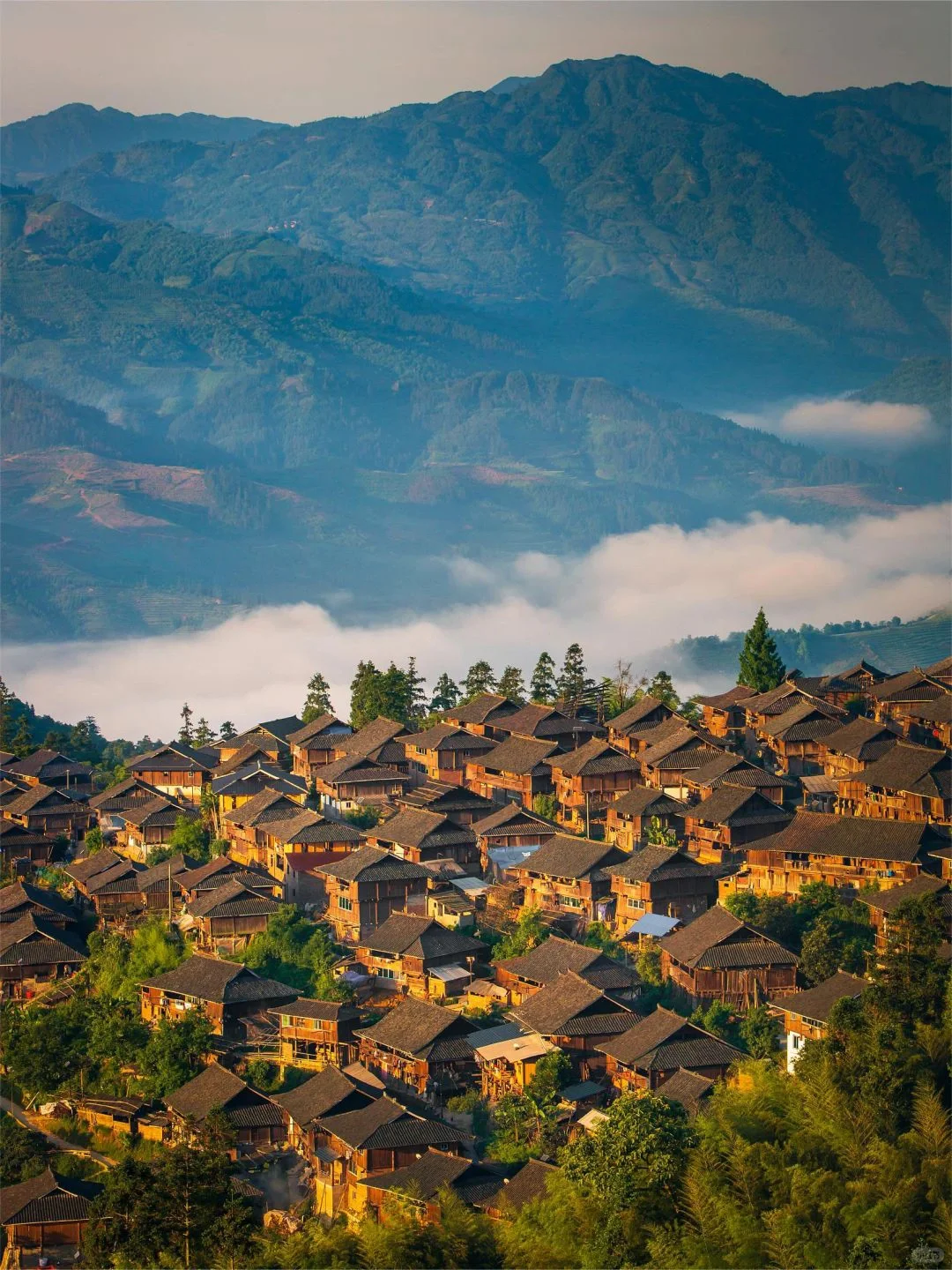 和老公去了贵州的千户苗寨 太震撼了！