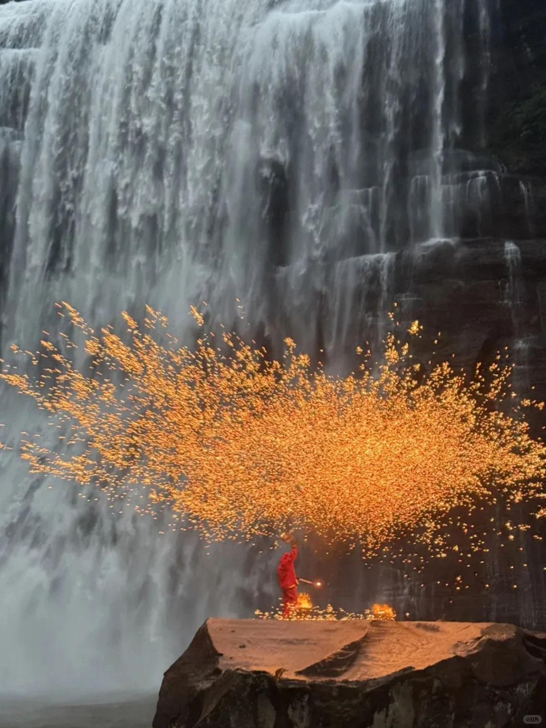 《国家地理》没骗我！这不愧是水溶洞天花板