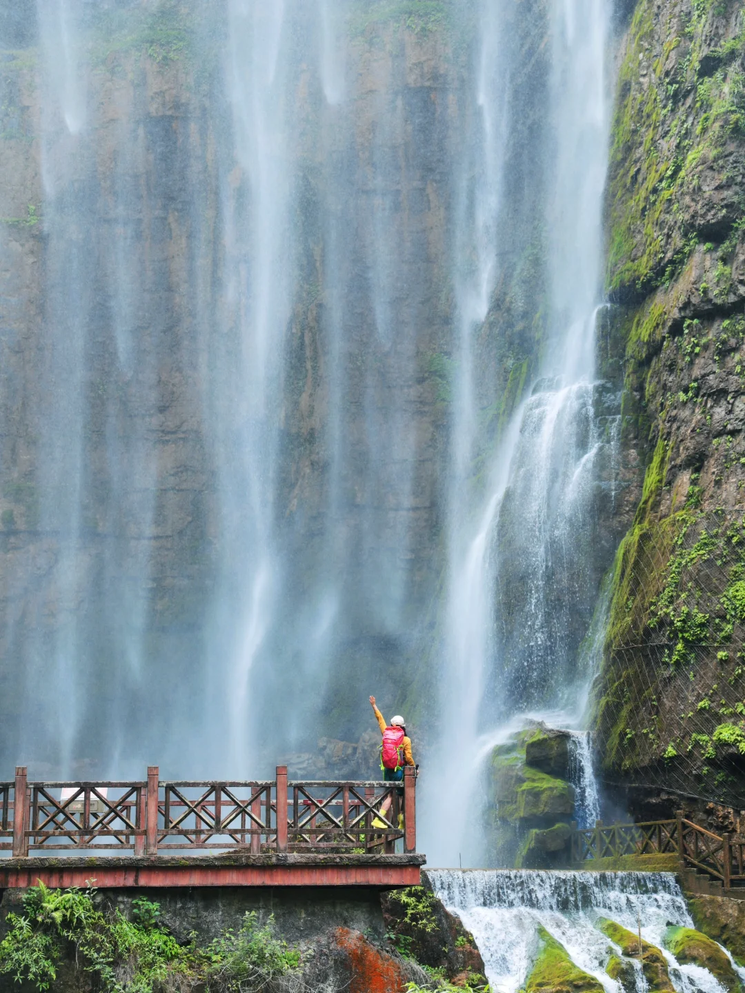 迄今为止！湖北最让我惊艳的瀑布出现了！！！