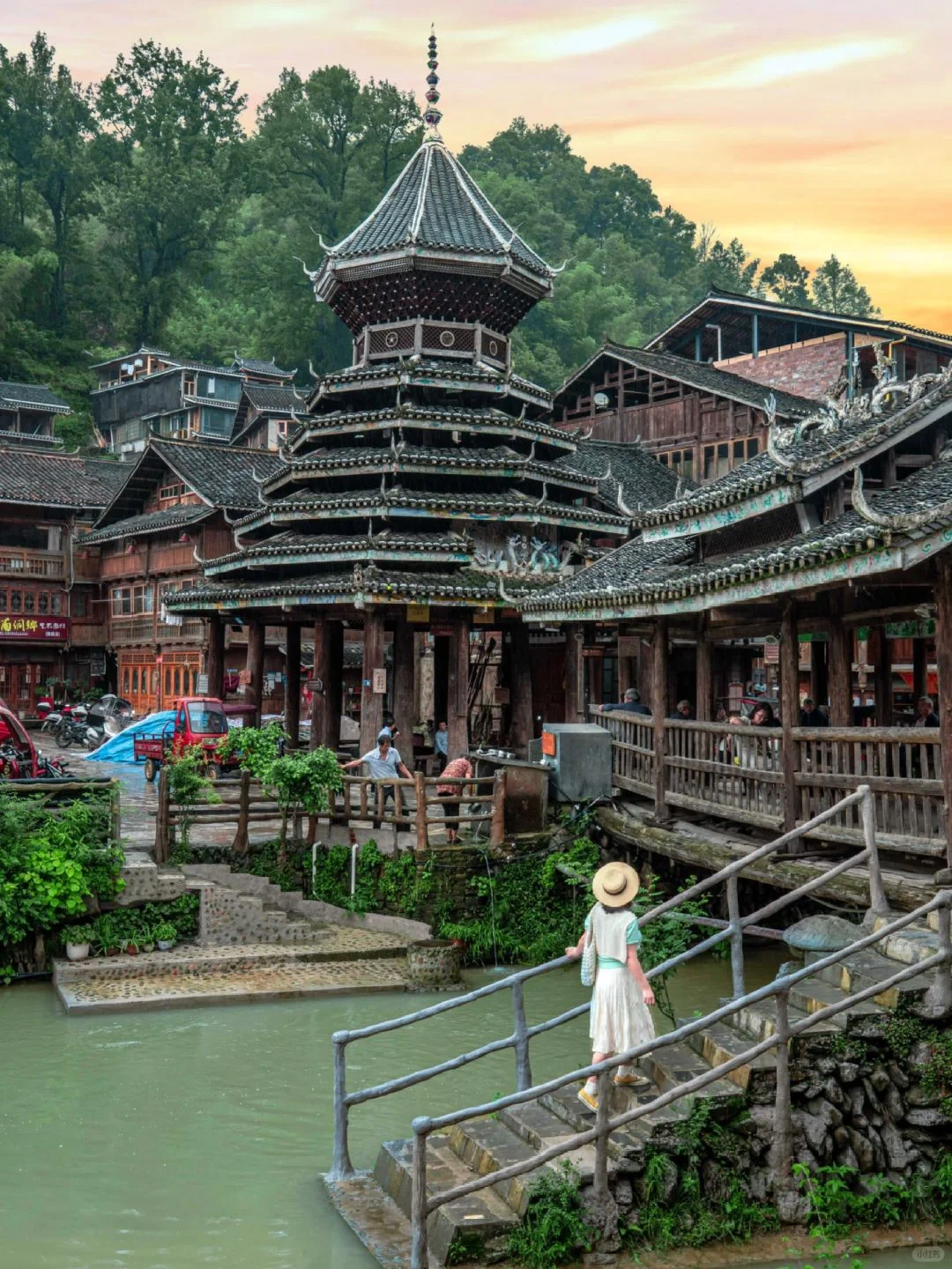 和老公去了贵州的千户苗寨 太震撼了！