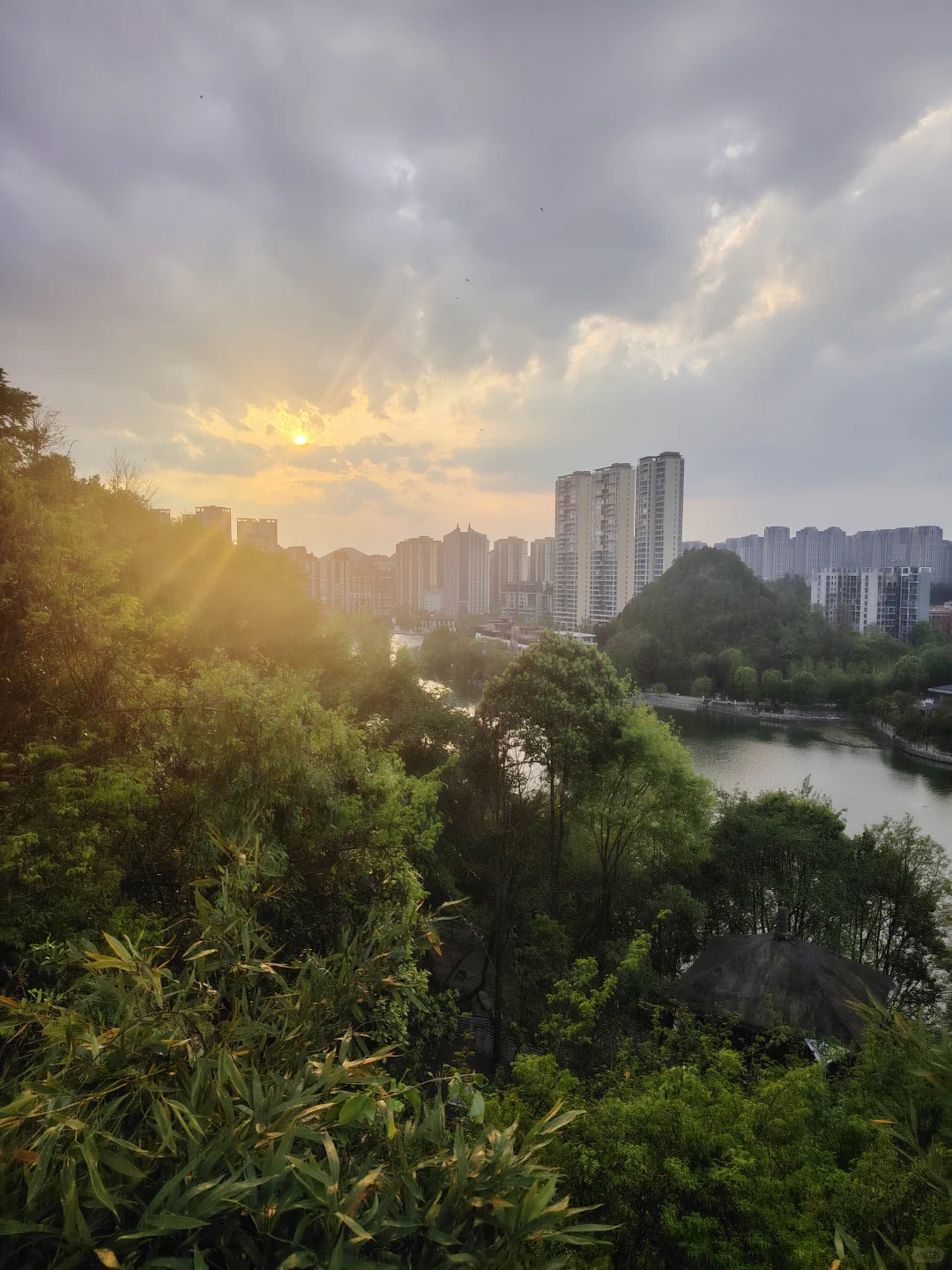 贵阳旅游攻略 黔灵山省博泉湖公园