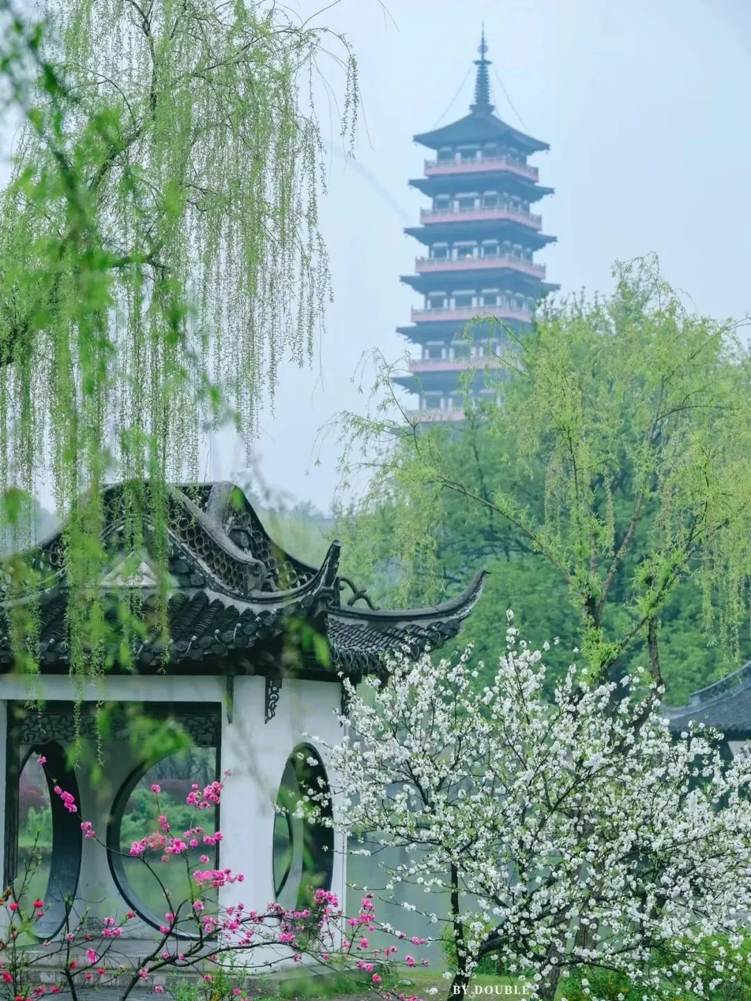 腰缠十万贯，骑鹤上扬州。