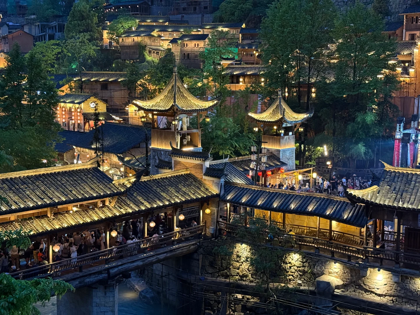 江西上饶望仙谷，夜晚蓝调时刻很美！