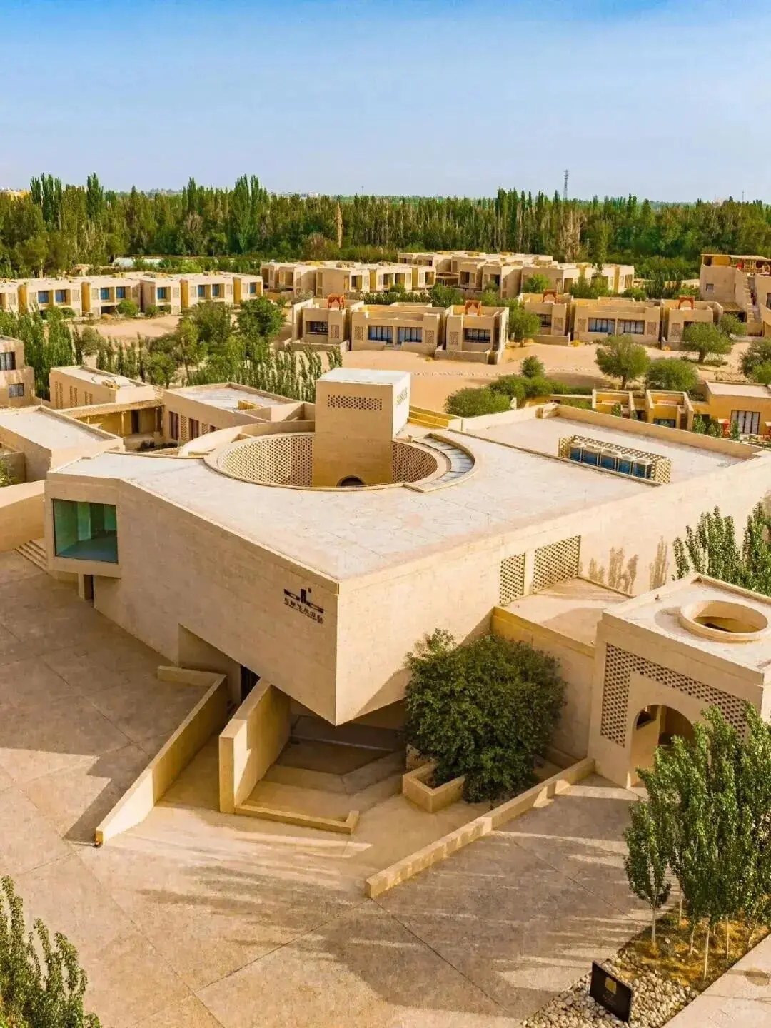 以为洛阳已经够美了，直到我来了趟敦煌🕌