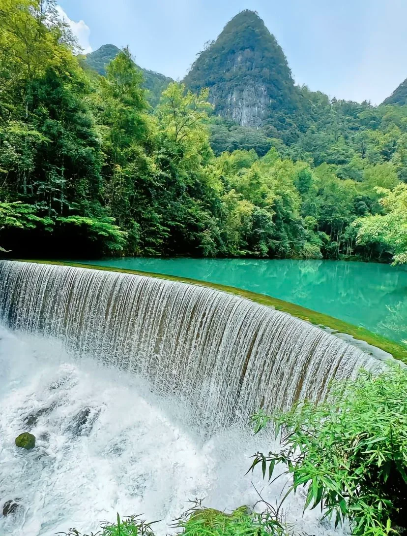 别再挤热门城市了，4月的贵州美到窒息！