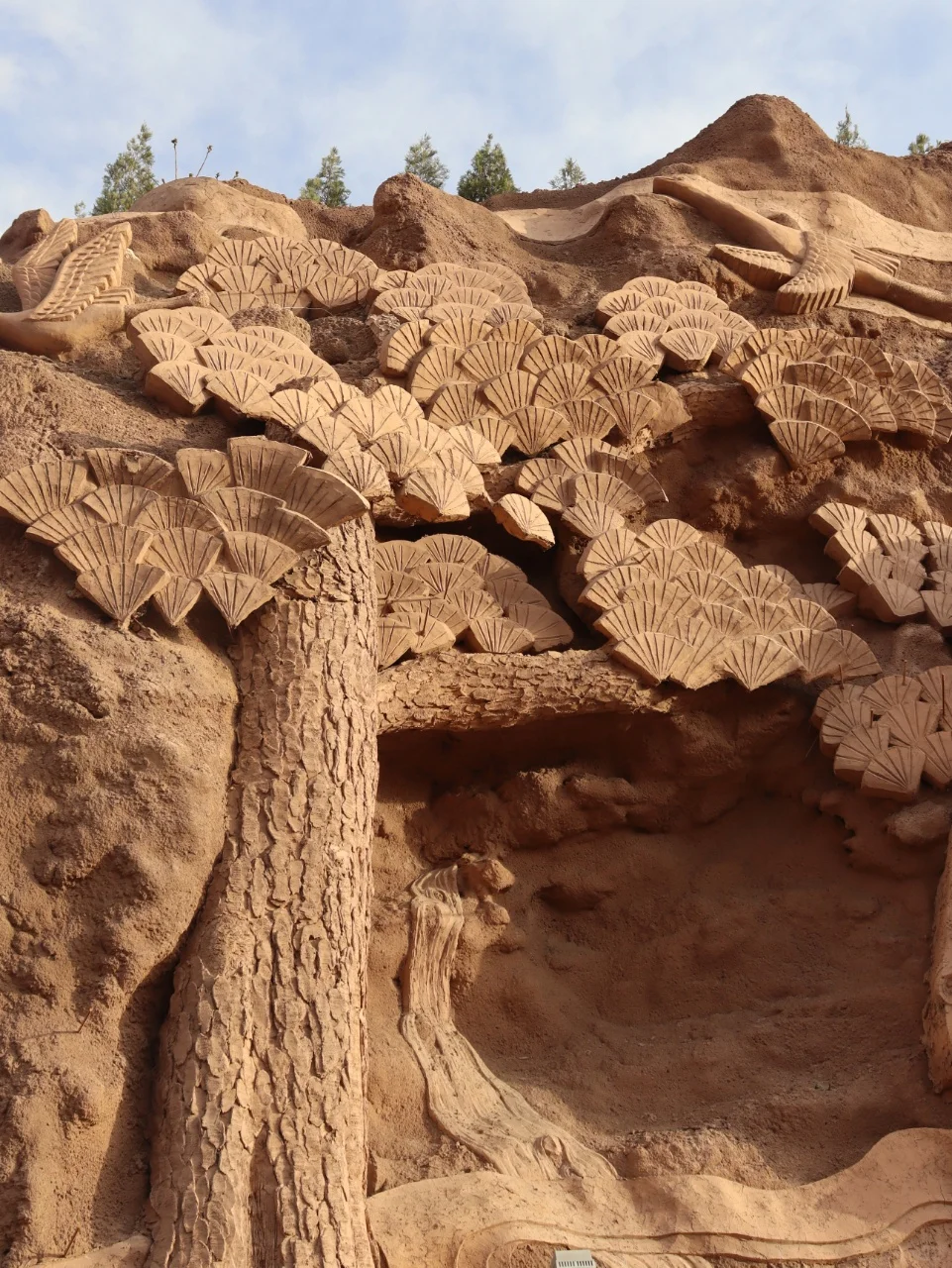 标题：本地人带路!响堂山石窟必玩景点保姆