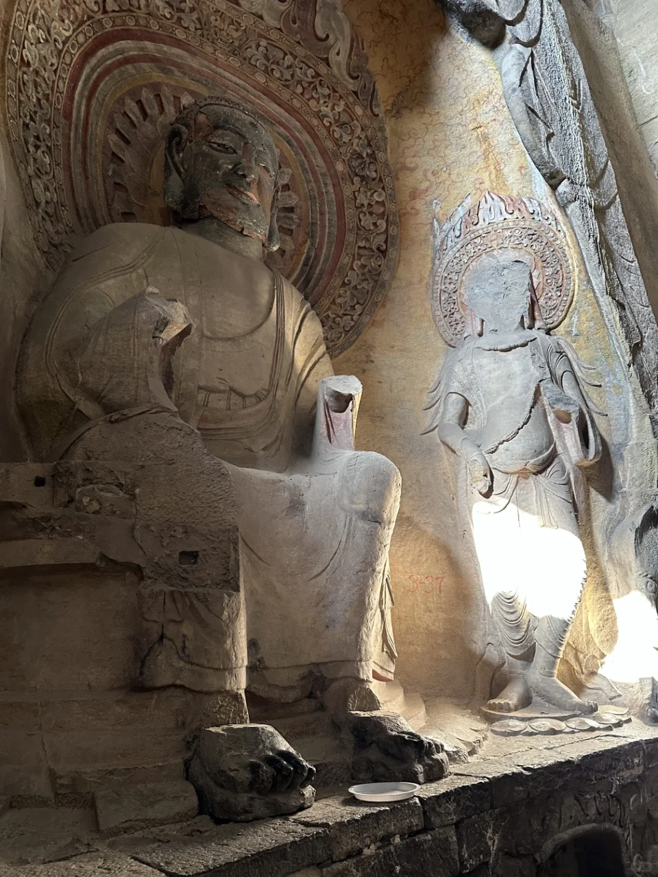 标题：本地人带路!响堂山石窟必玩景点保姆