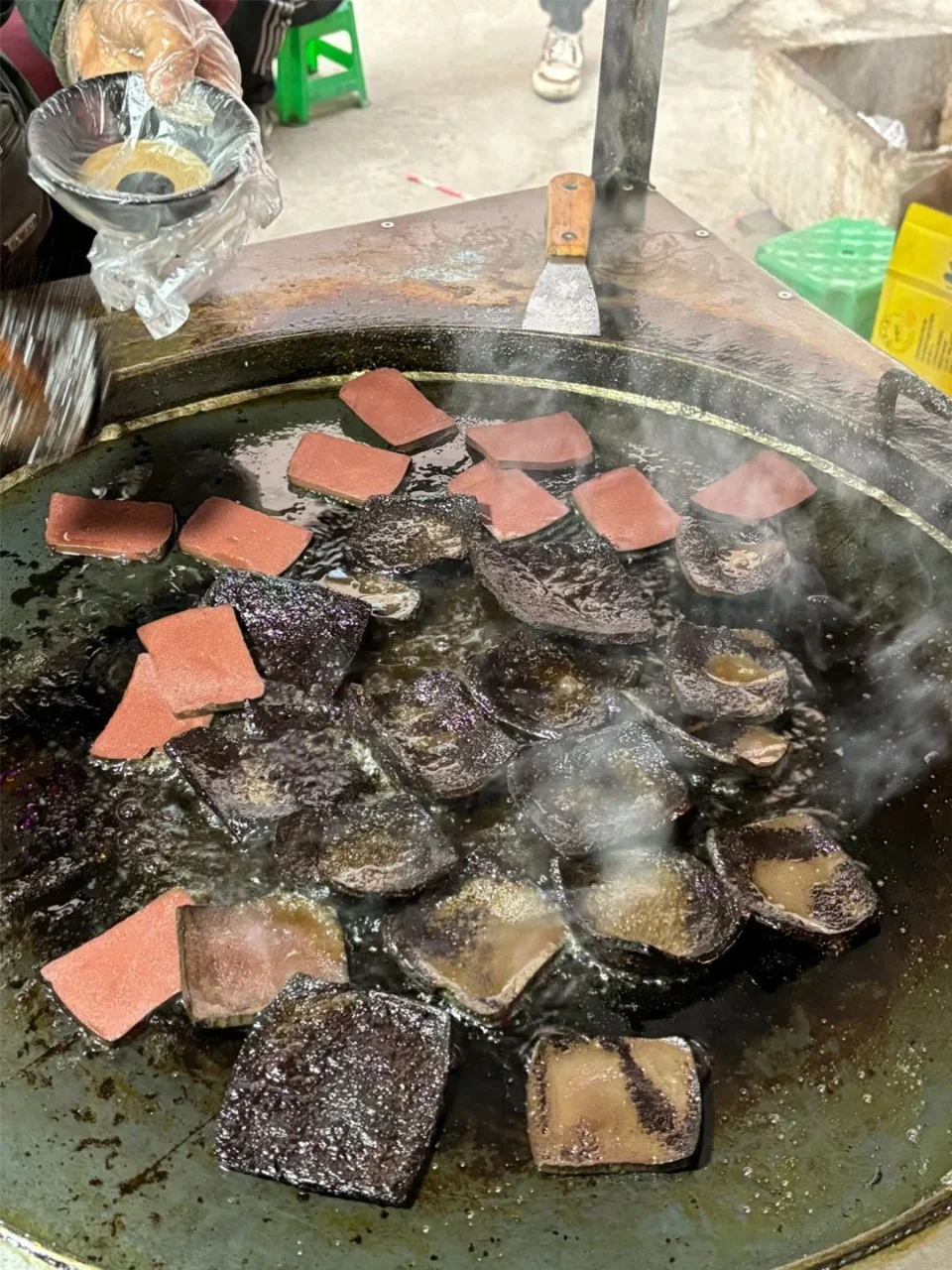 标题：本地人带路!响堂山石窟必玩景点保姆