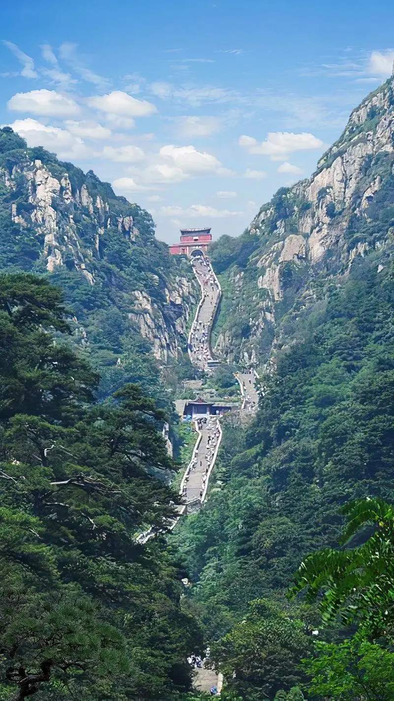 🏔️【探秘泰山🌄，登顶五岳之首👣】🌟