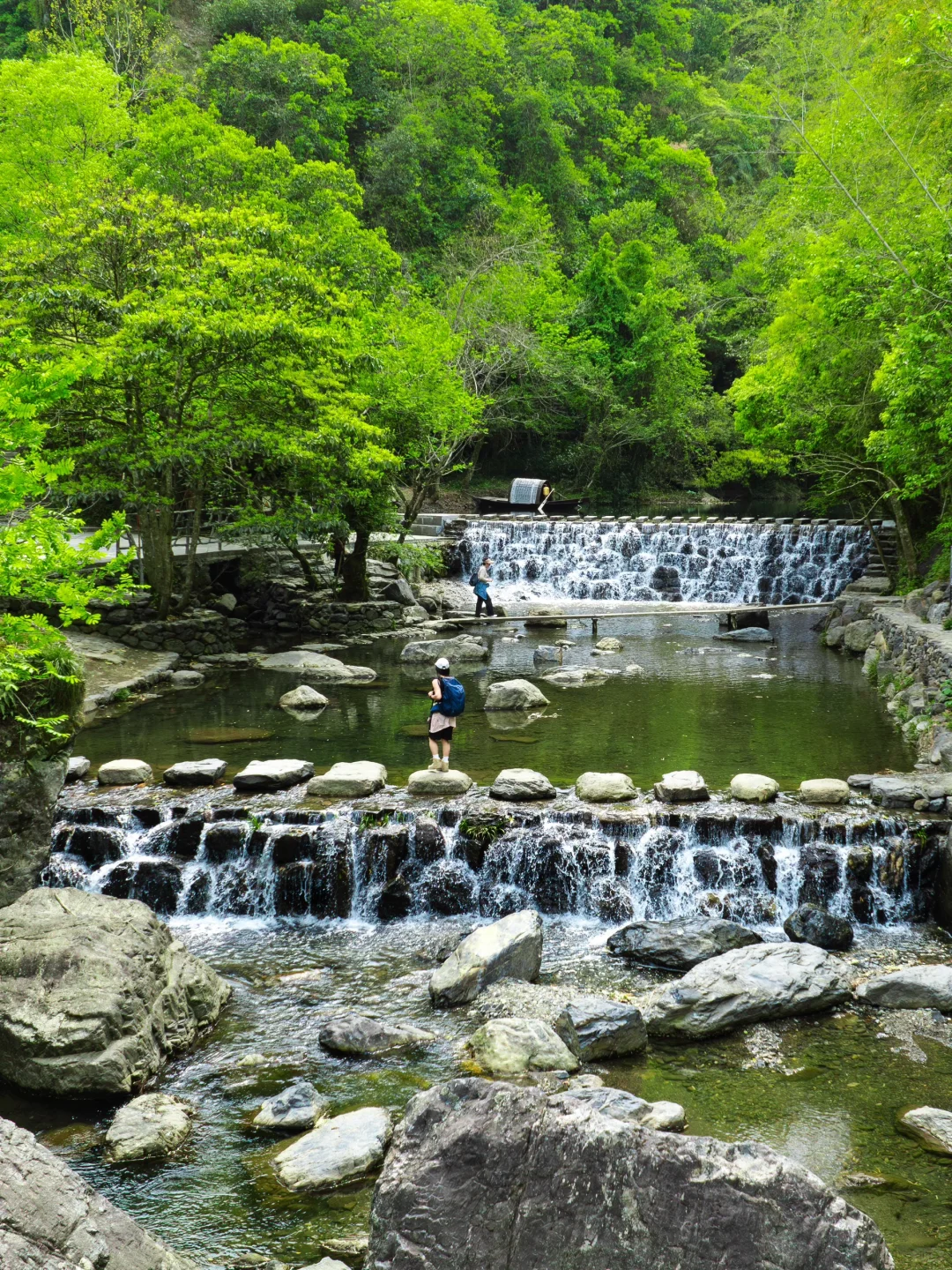 岳飞真的没骗我｜这里的湖上天路美爆了
