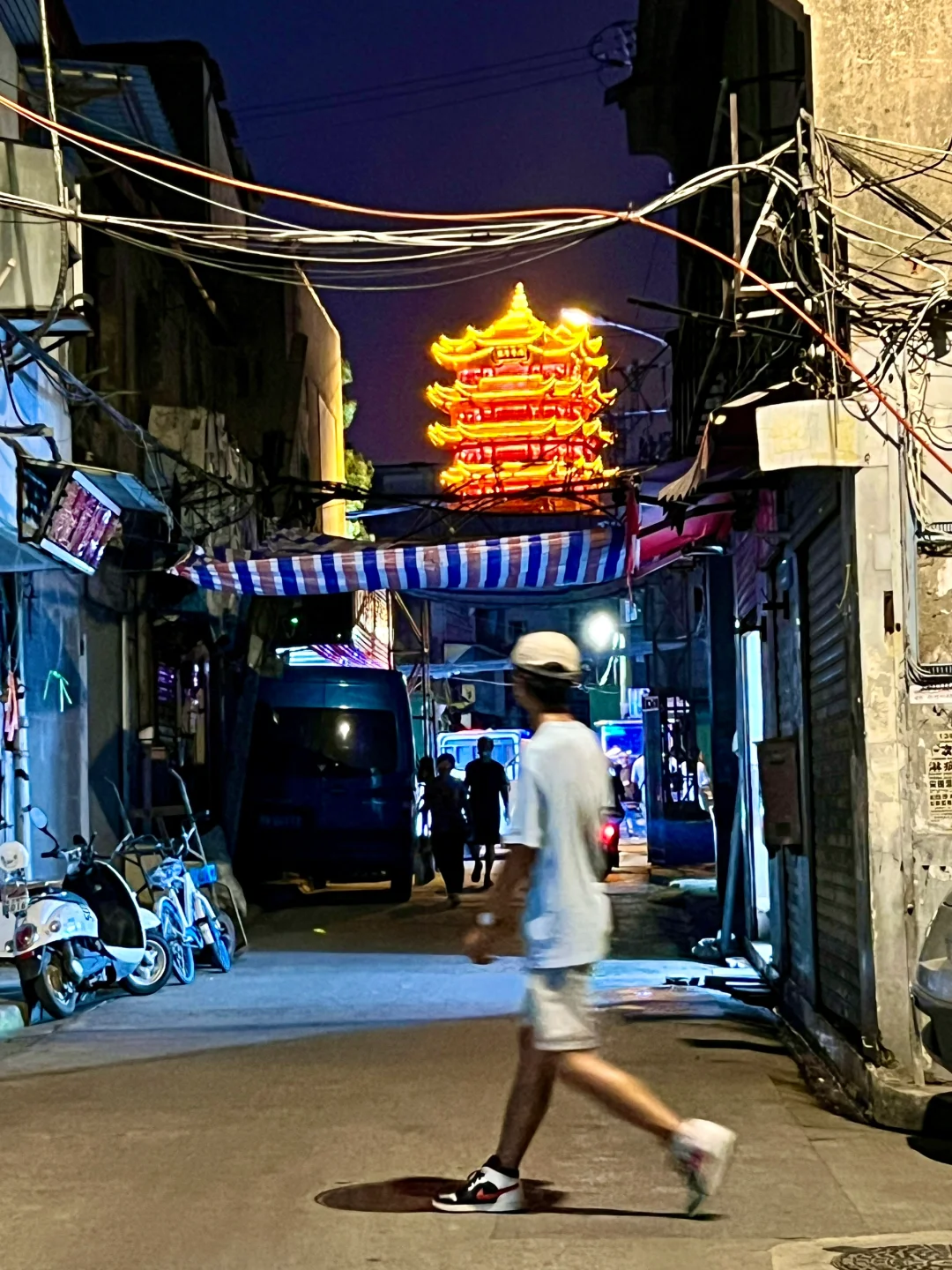 因为这1️⃣8️⃣张照片，我特意去了一趟武汉‼️