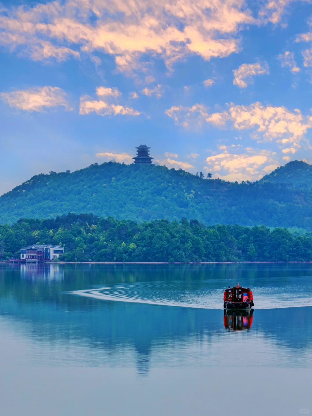 岳飞真的没骗我｜这里的湖上天路美爆了