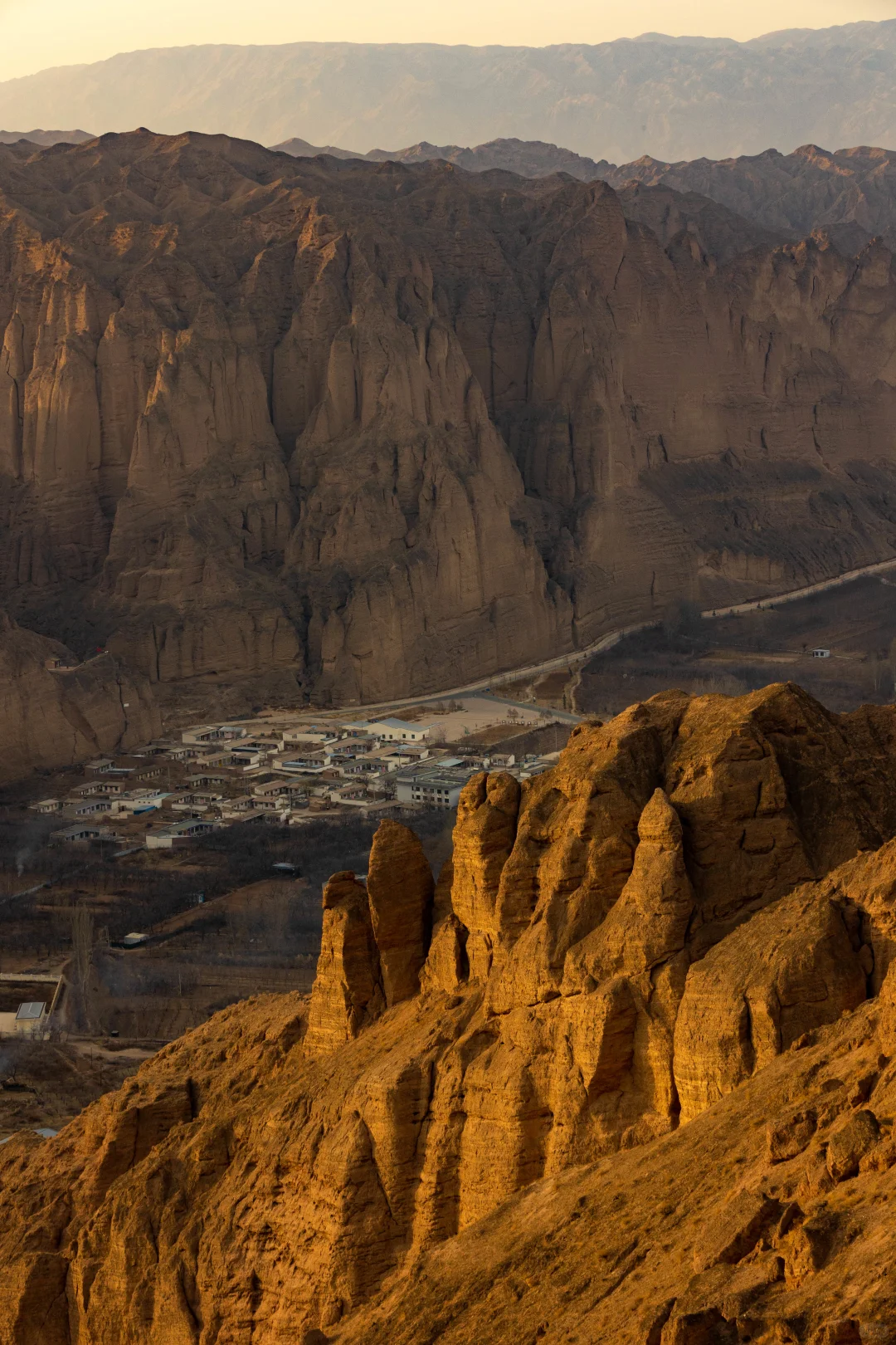 《国家地理》没骗我 现实版一片孤城万仞山