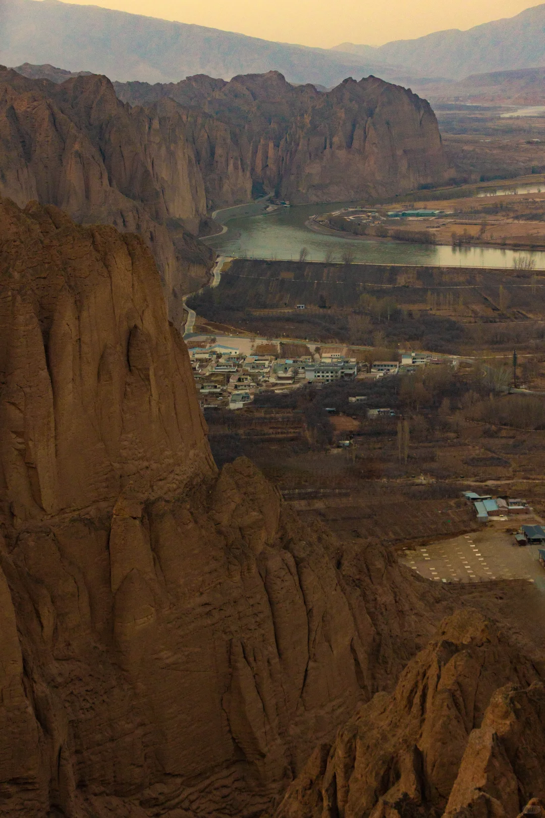 《国家地理》没骗我 现实版一片孤城万仞山