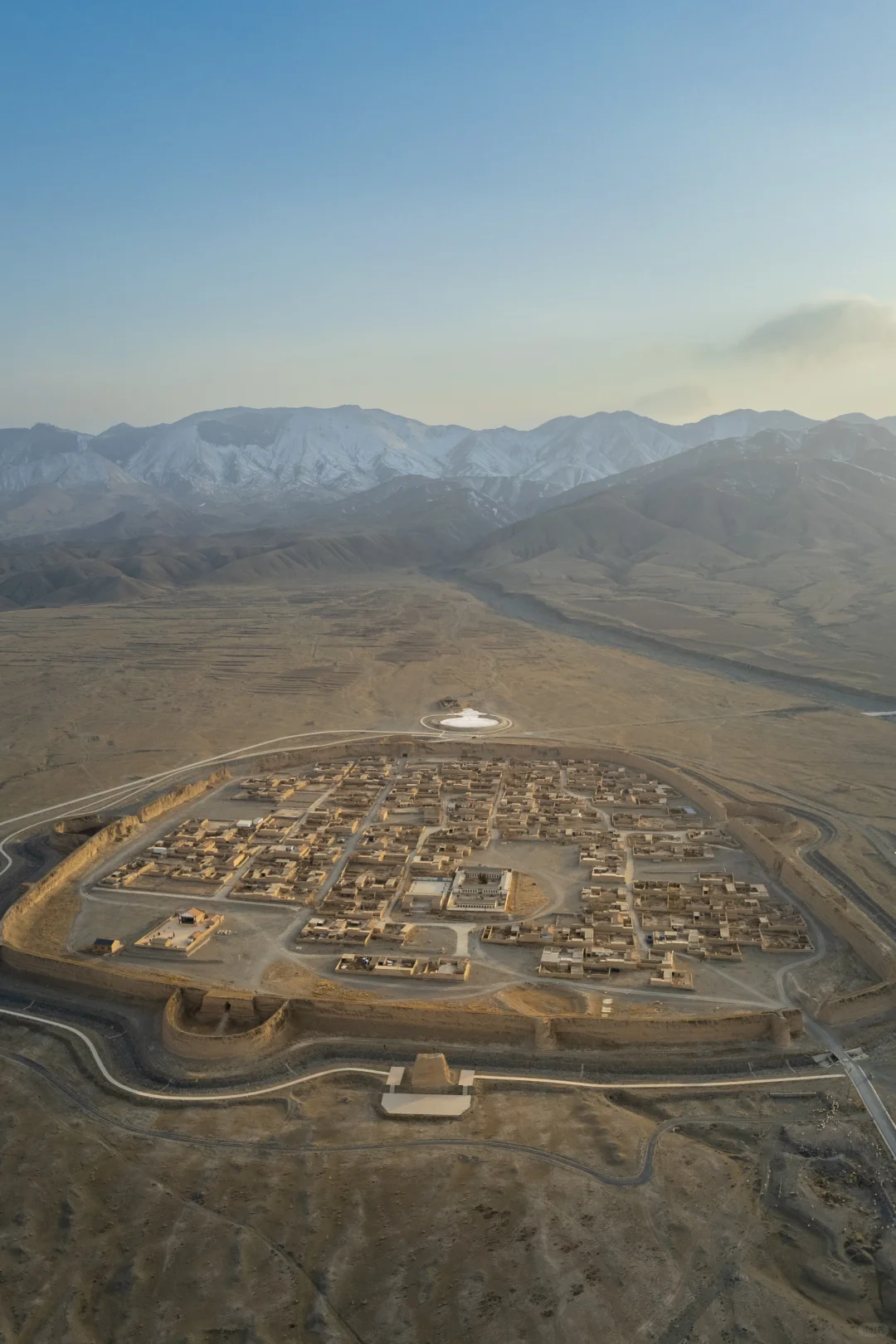 《国家地理》没骗我 现实版一片孤城万仞山