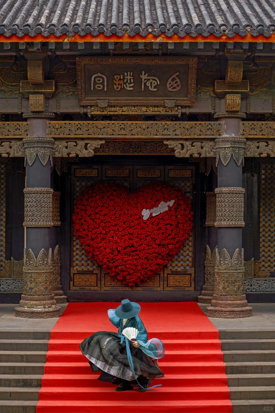 浪漫疯了❗️十万玫瑰峡谷‼️真的好震撼🥀