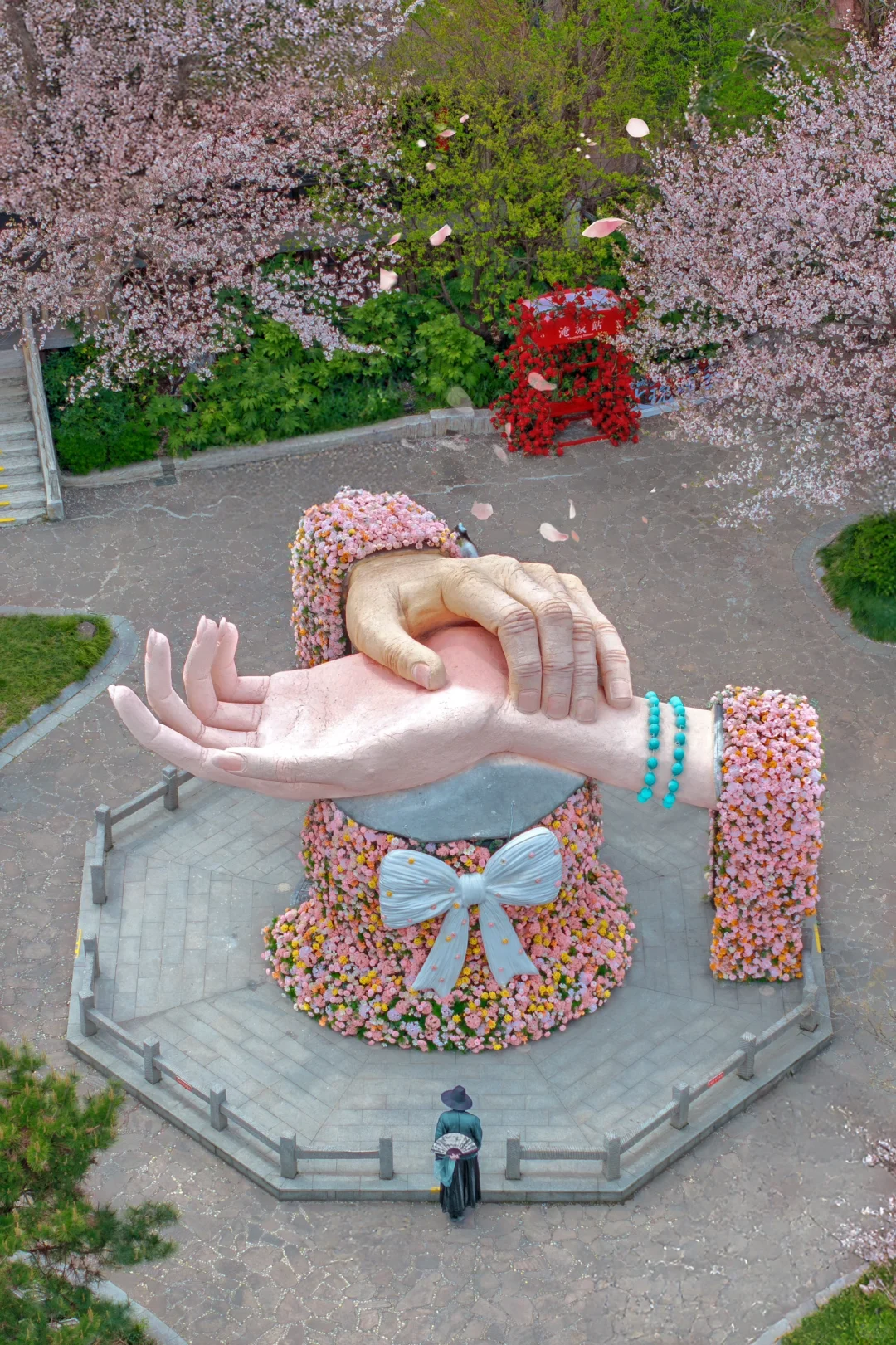 浪漫疯了❗️十万玫瑰峡谷‼️真的好震撼🥀