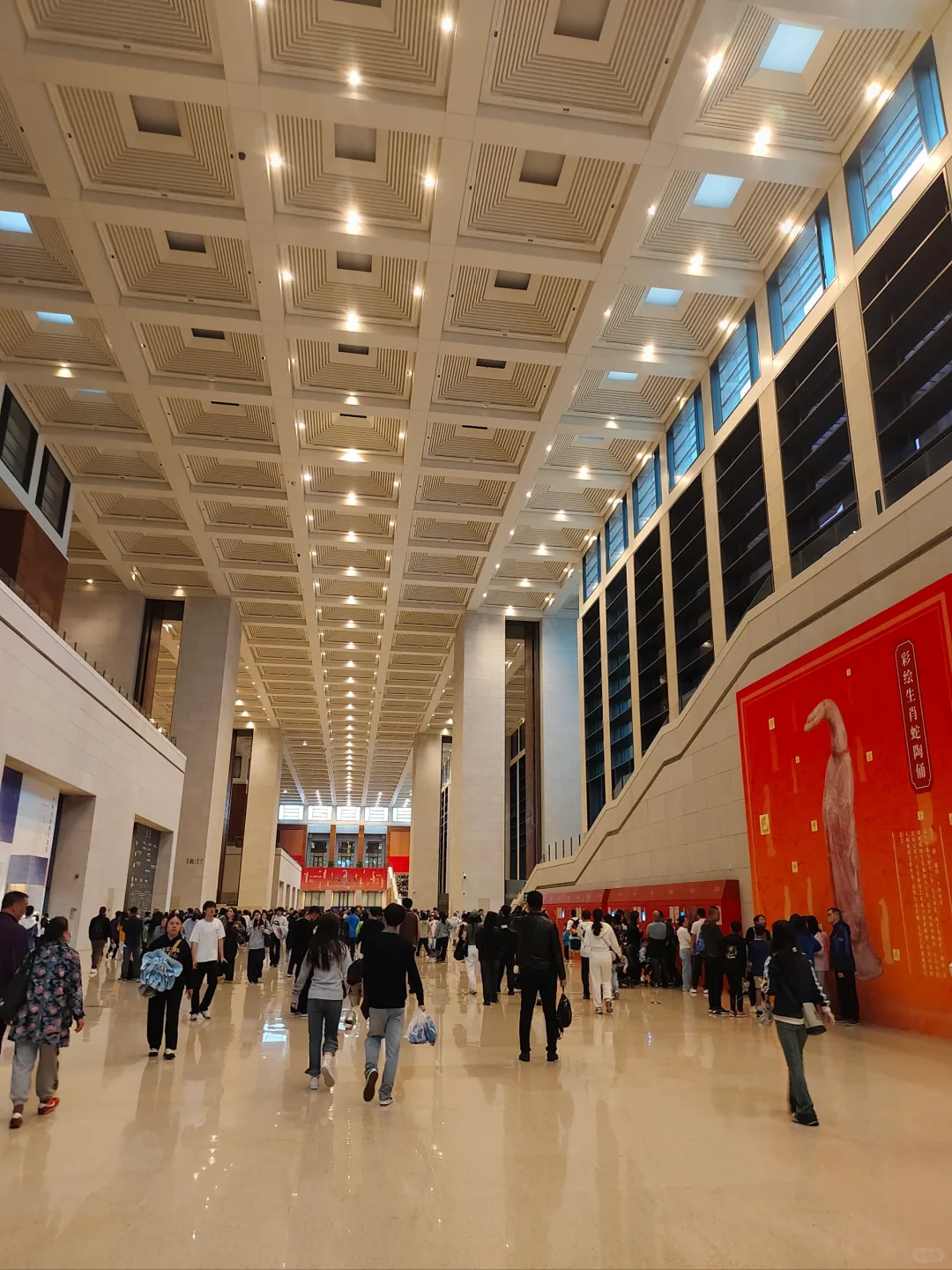 腿已走断 地铁坐穿 脸吹焦干 身份证掏烂