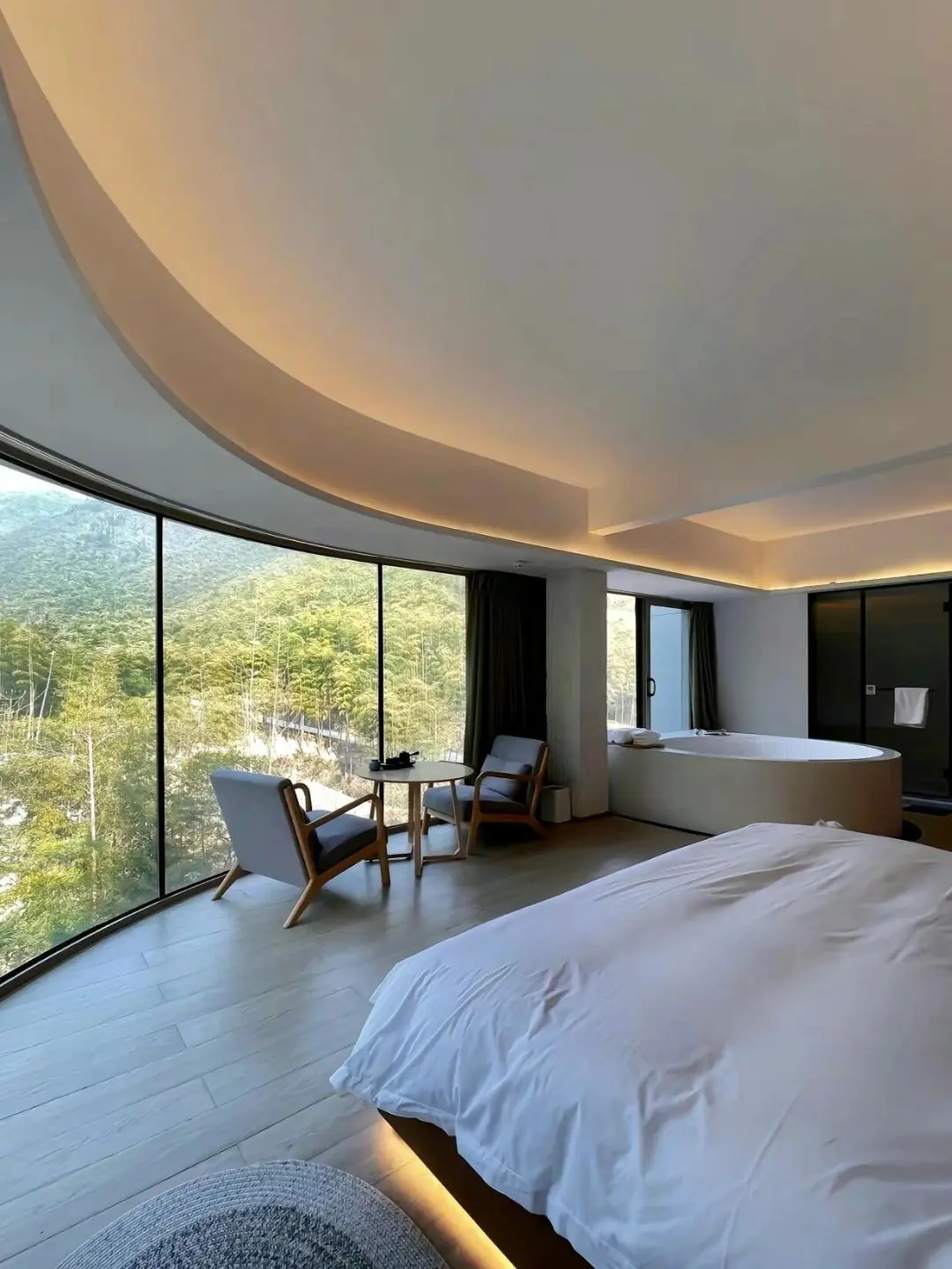 在莫干山！感谢网友推荐🙏999连住3天美哭了！